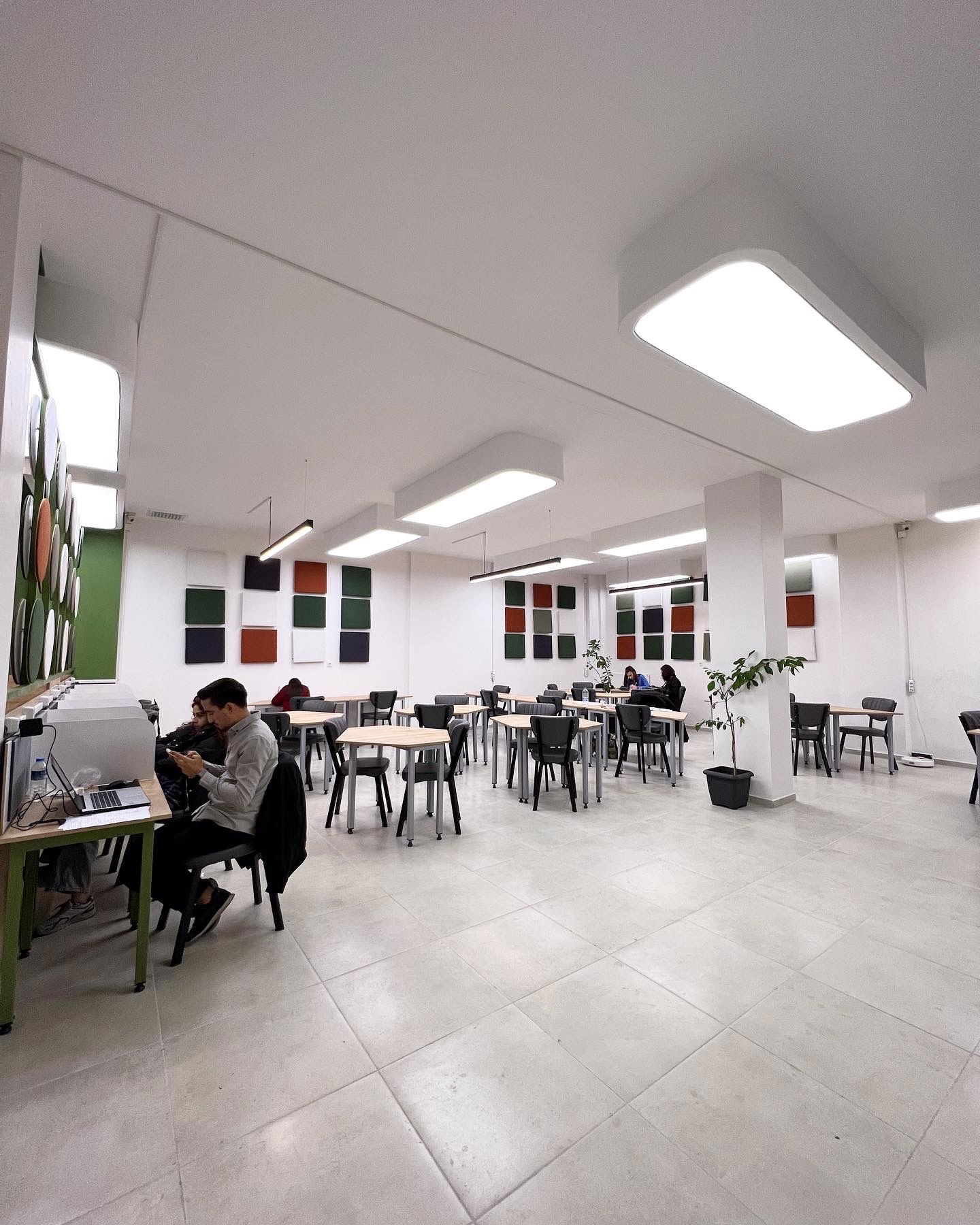 Opus Kütüphane Kafe Ve Deneme Merkezi