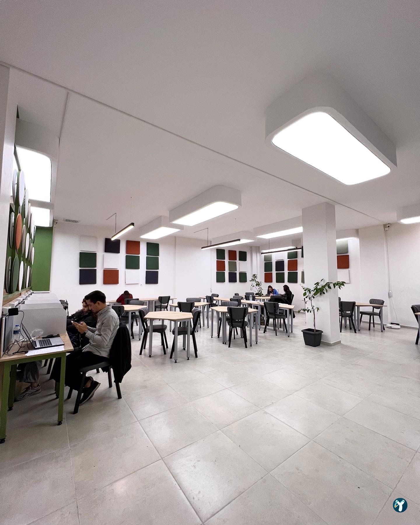 Opus Kütüphane Kafe Ve Deneme Merkezi