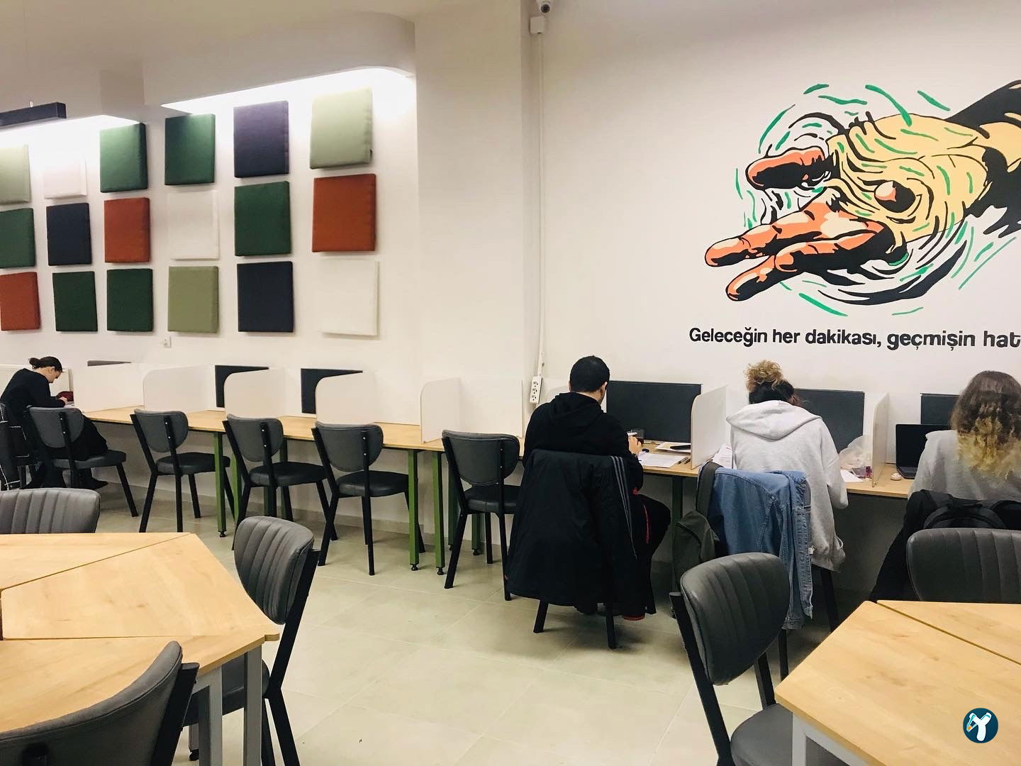 Opus Kütüphane Kafe Ve Deneme Merkezi