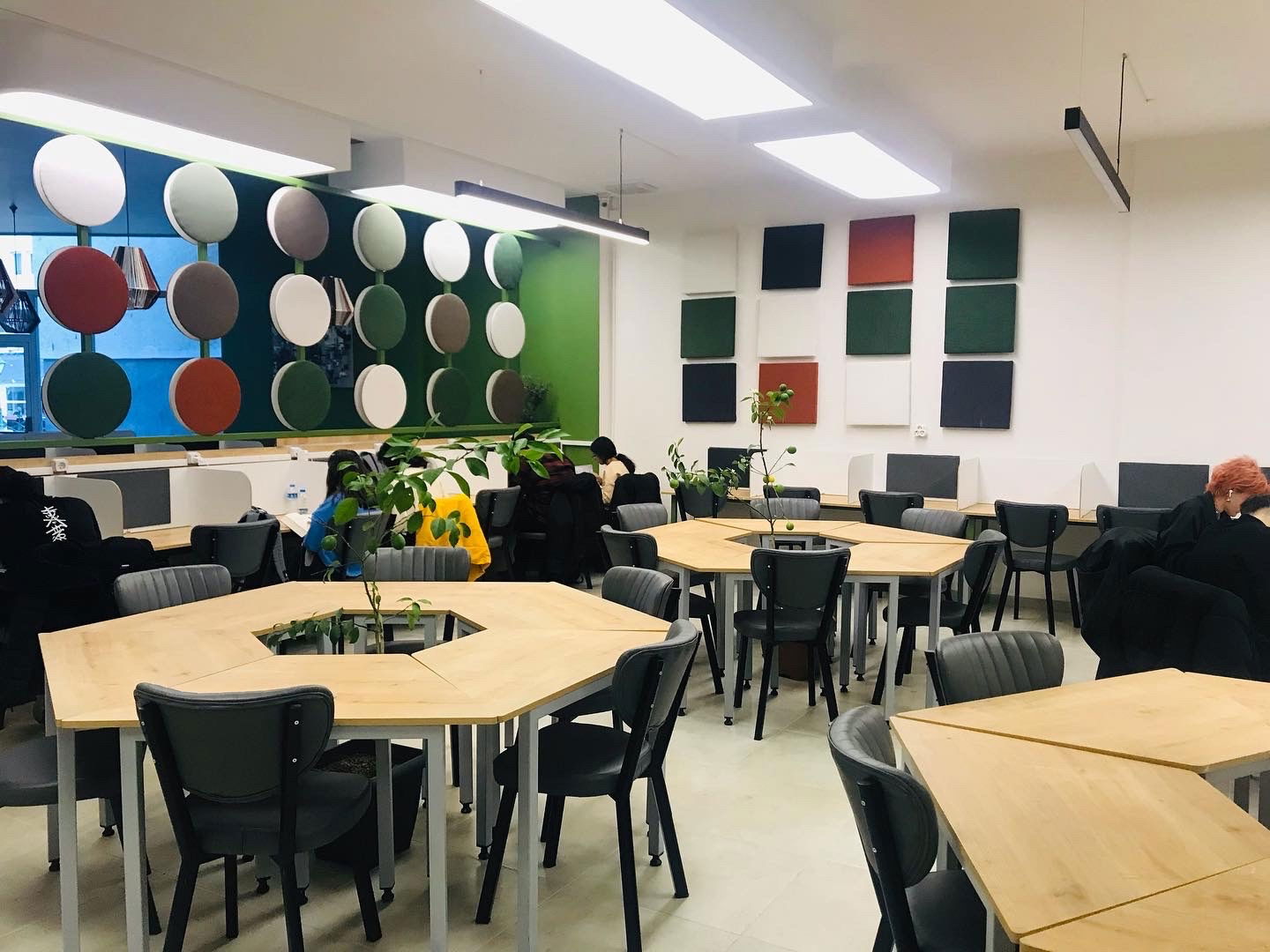 Opus Kütüphane Kafe Ve Deneme Merkezi