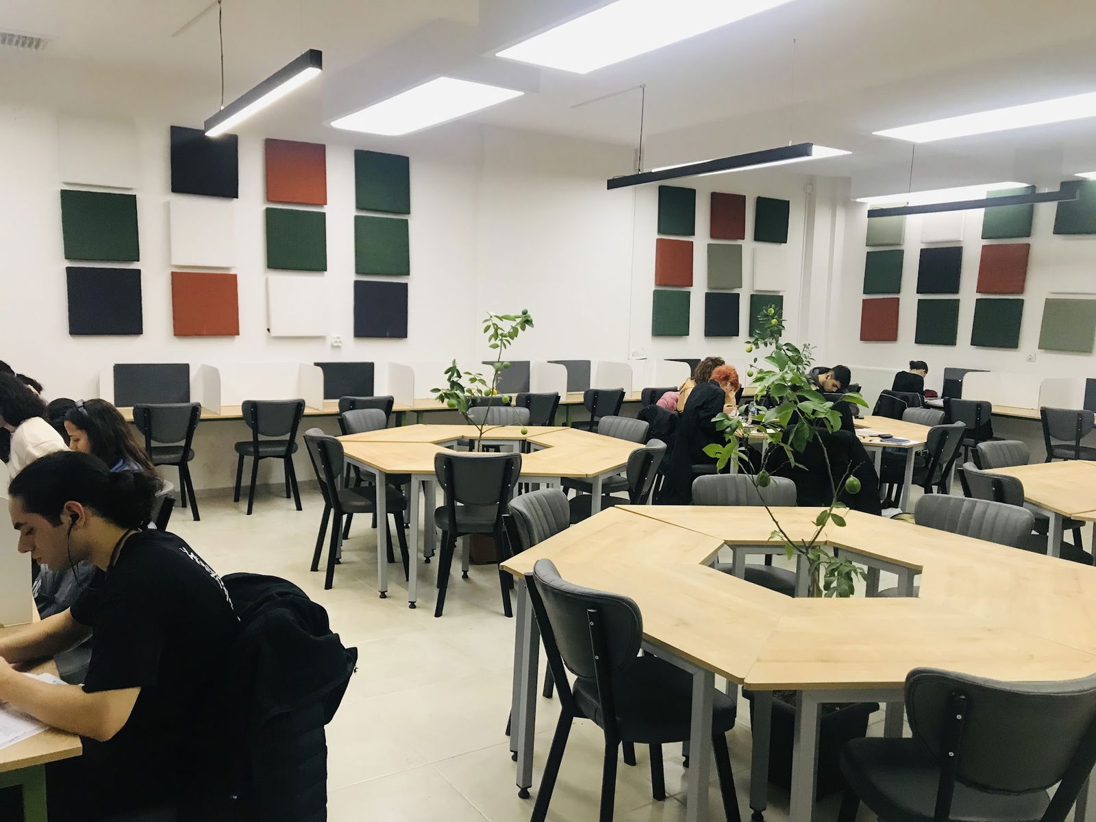 Opus Kütüphane Kafe Ve Deneme Merkezi