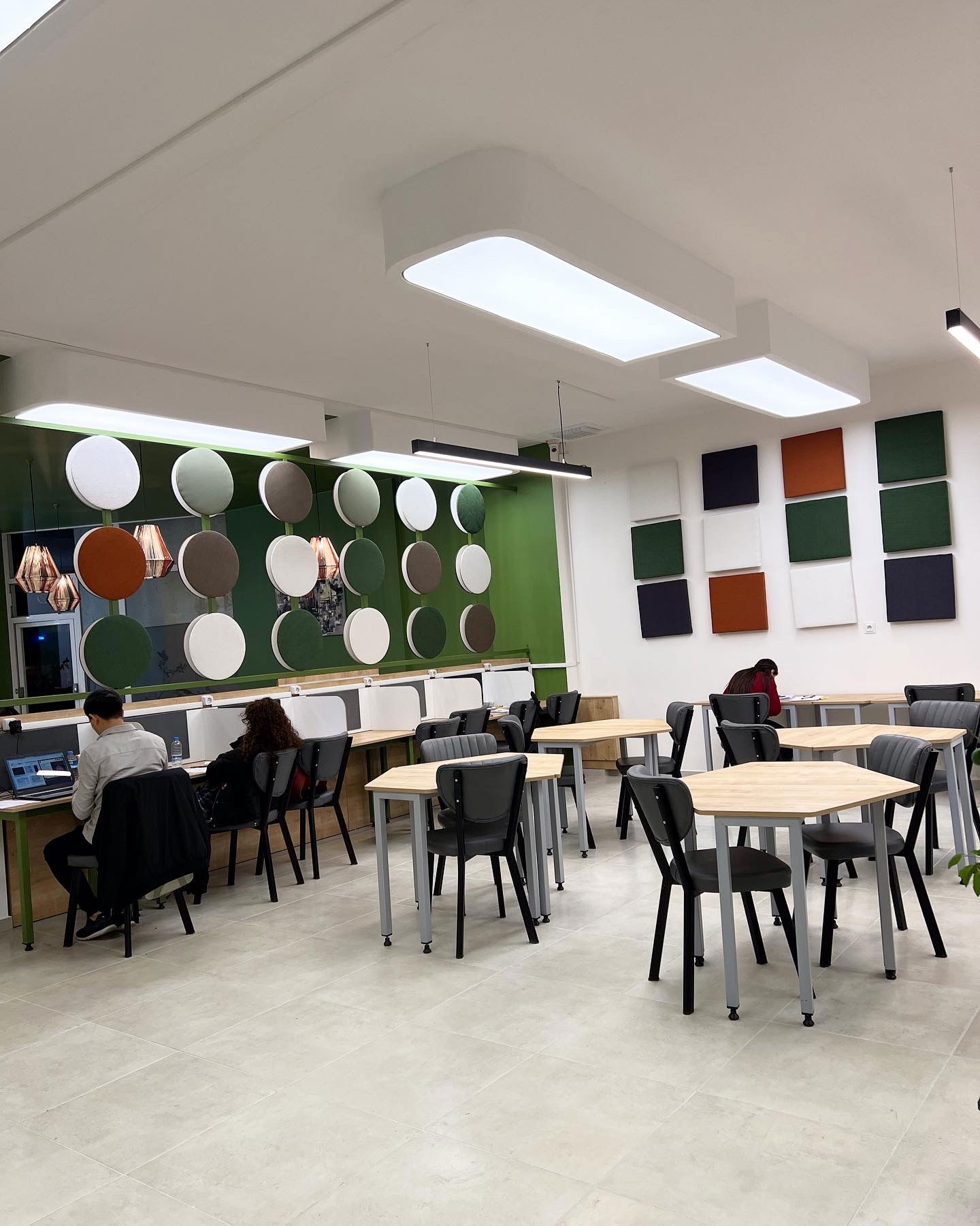 Opus Kütüphane Kafe Ve Deneme Merkezi