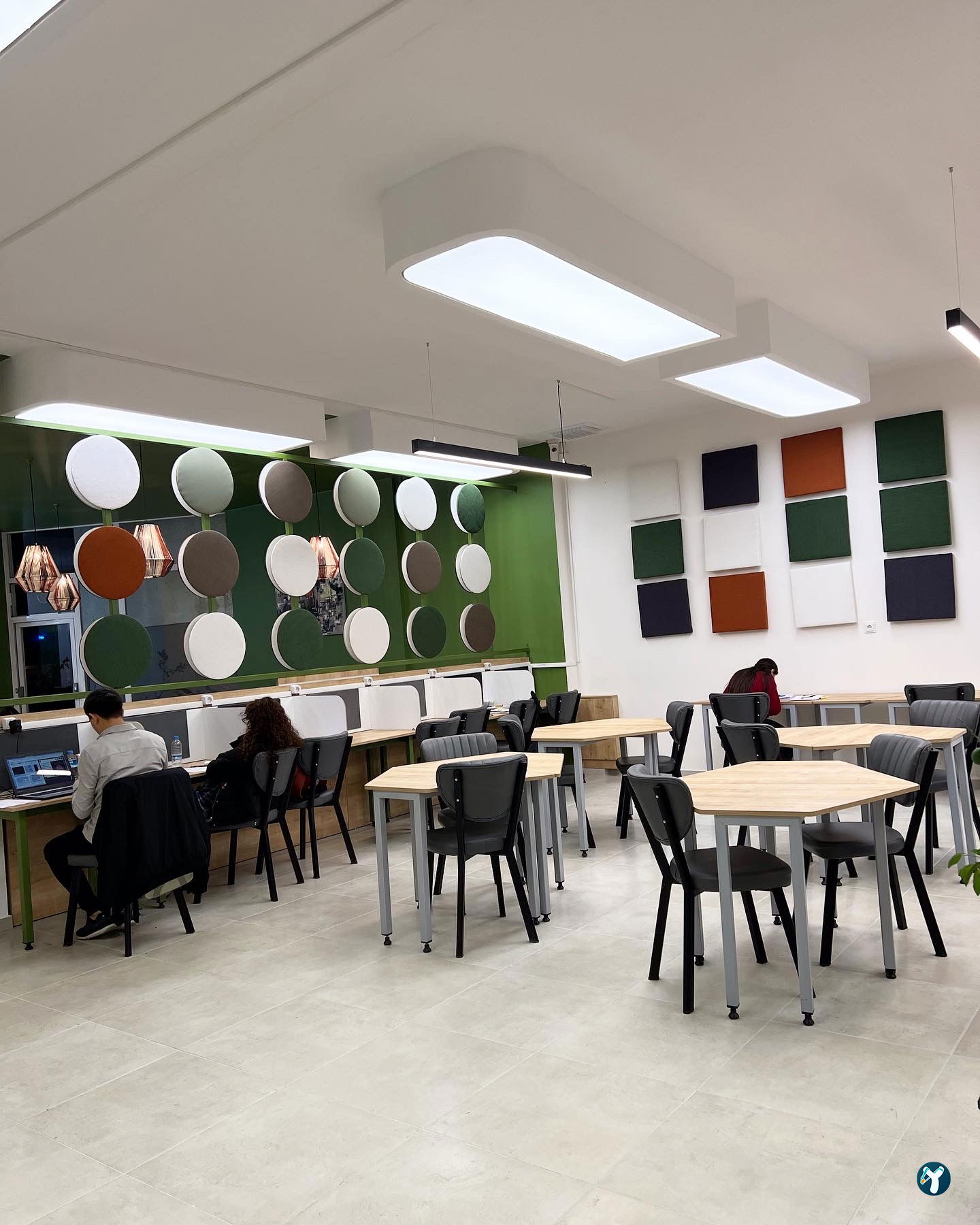 Opus Kütüphane Kafe Ve Deneme Merkezi