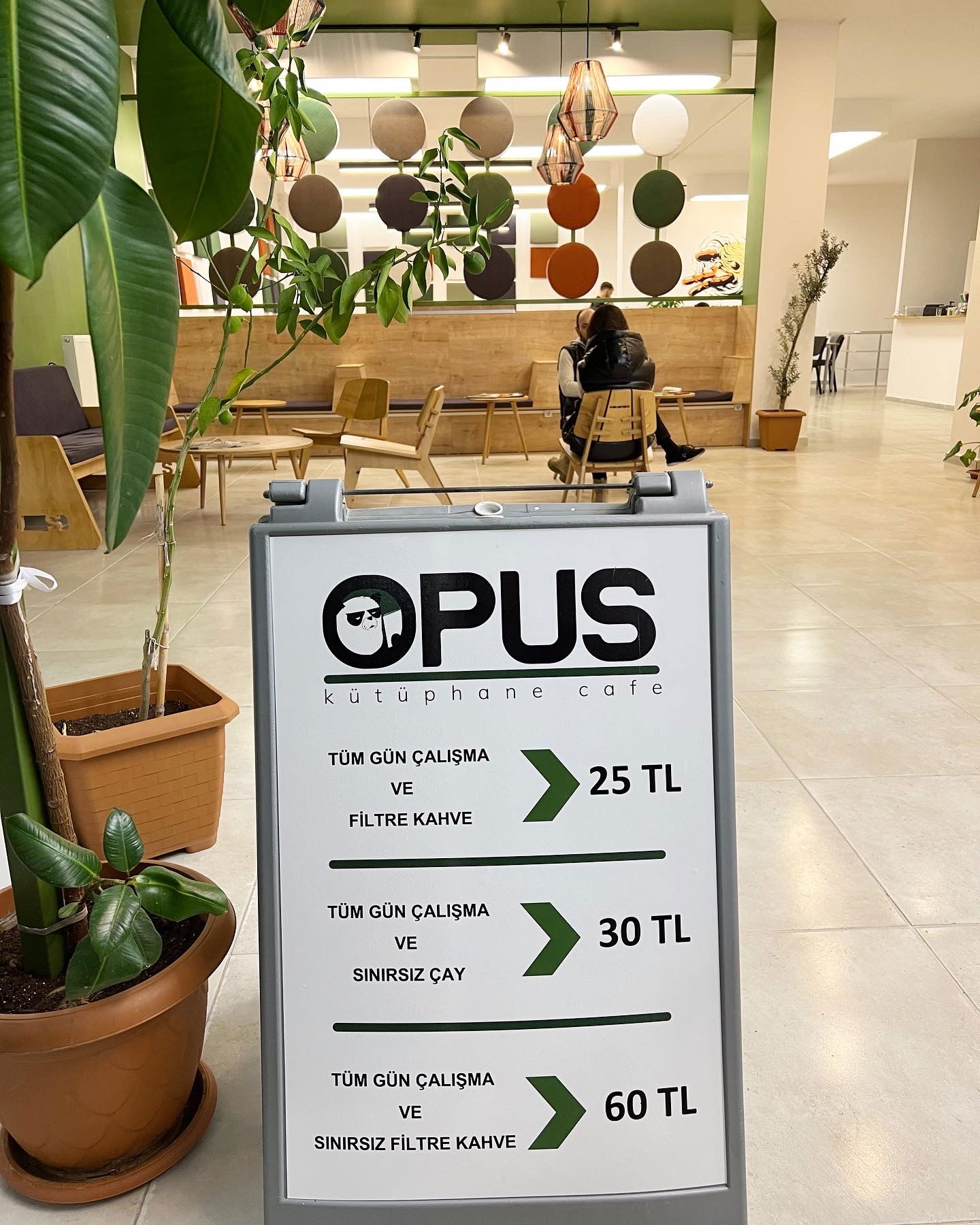 Opus Kütüphane Kafe Ve Deneme Merkezi