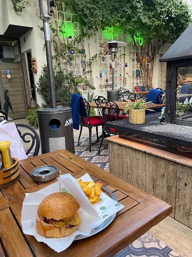 Route Burger House