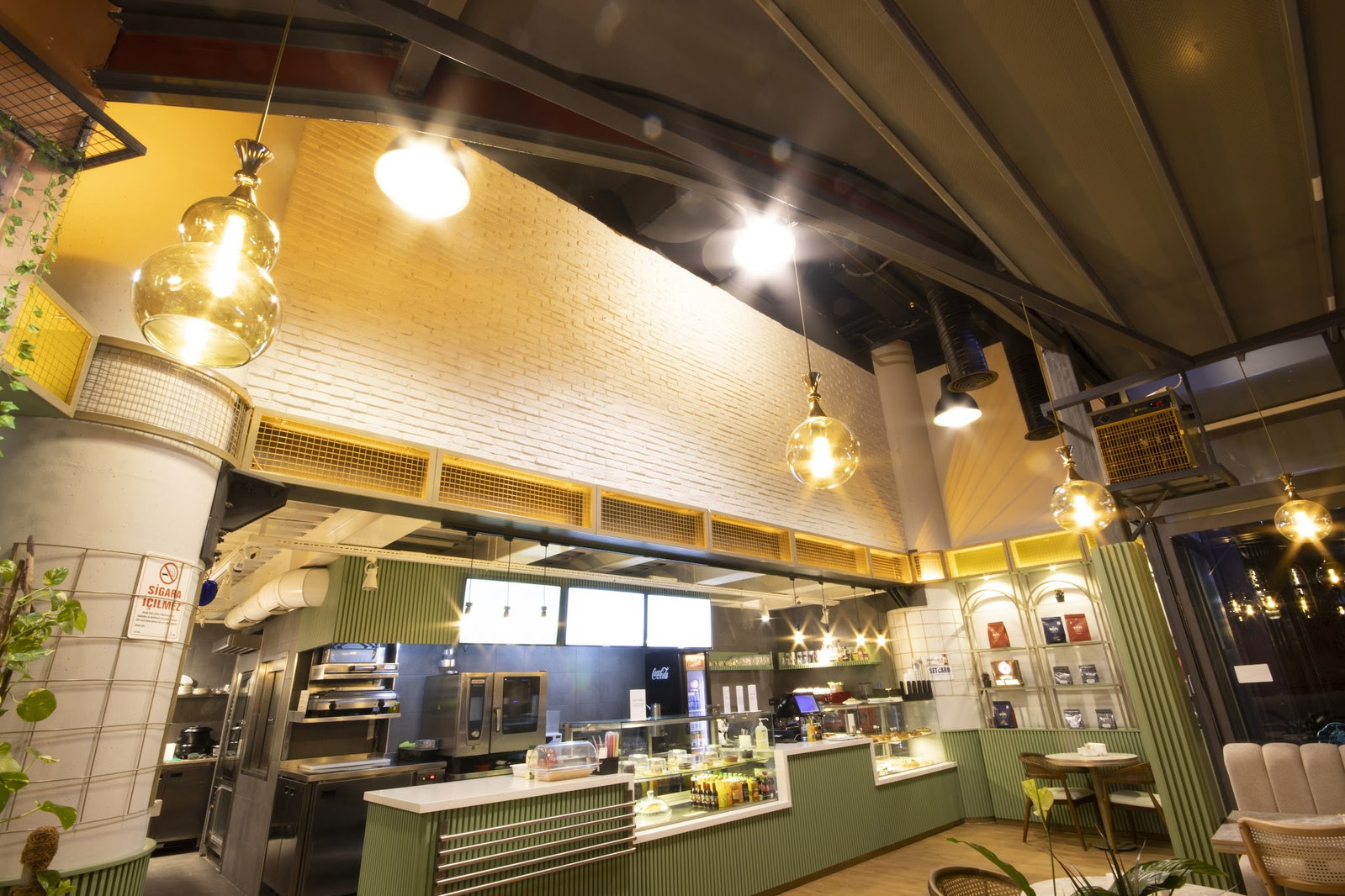 Lucky Bakehouse