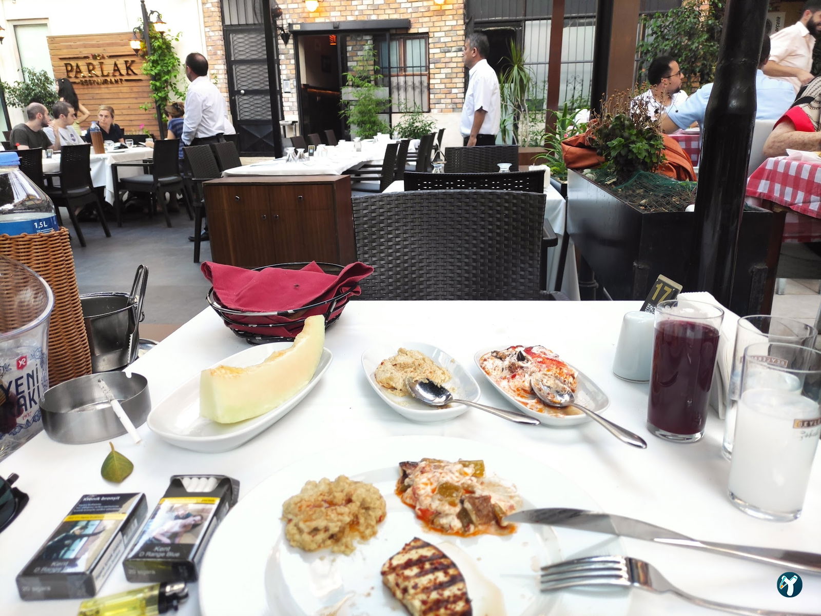 Parlak Restaurant