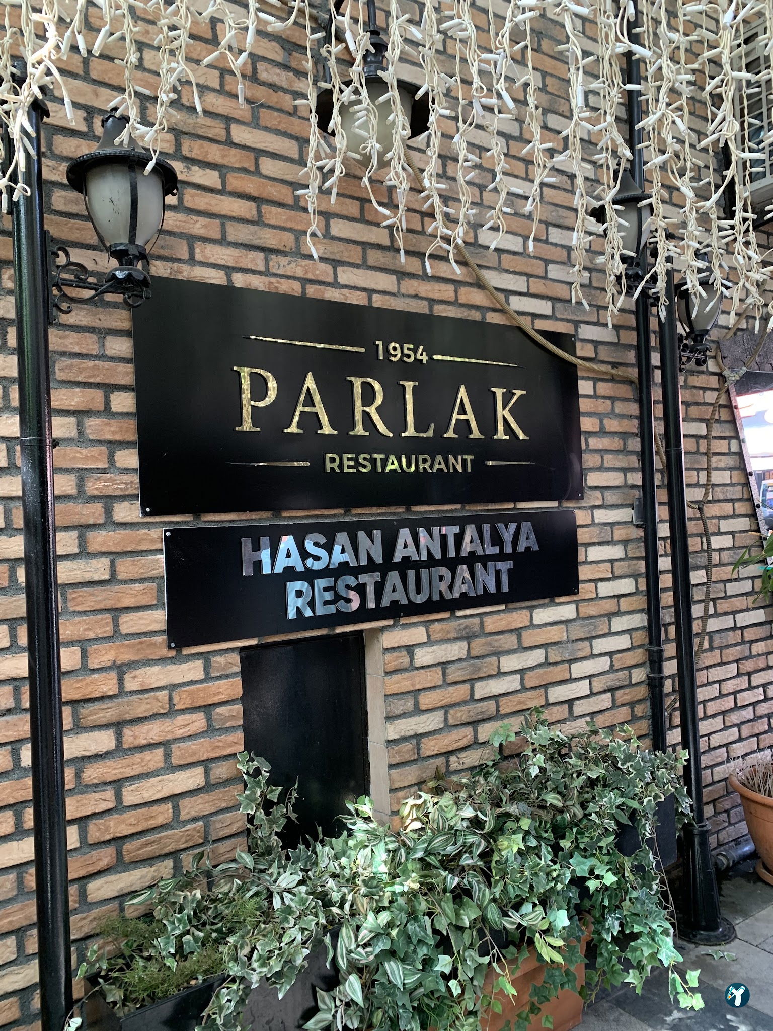 Parlak Restaurant