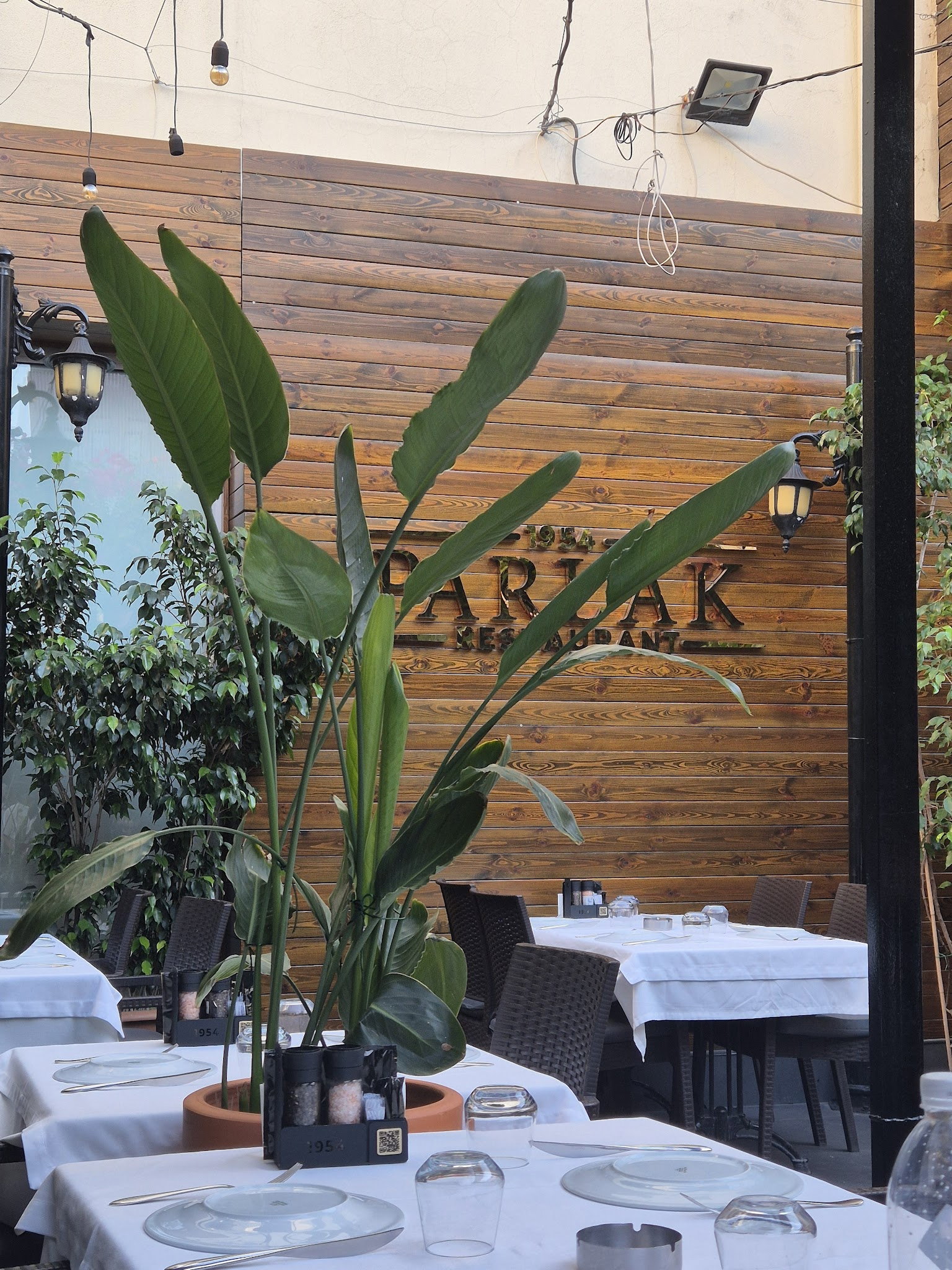 Parlak Restaurant