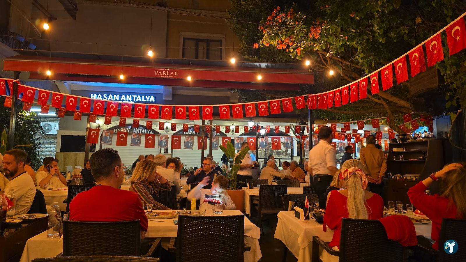 Parlak Restaurant