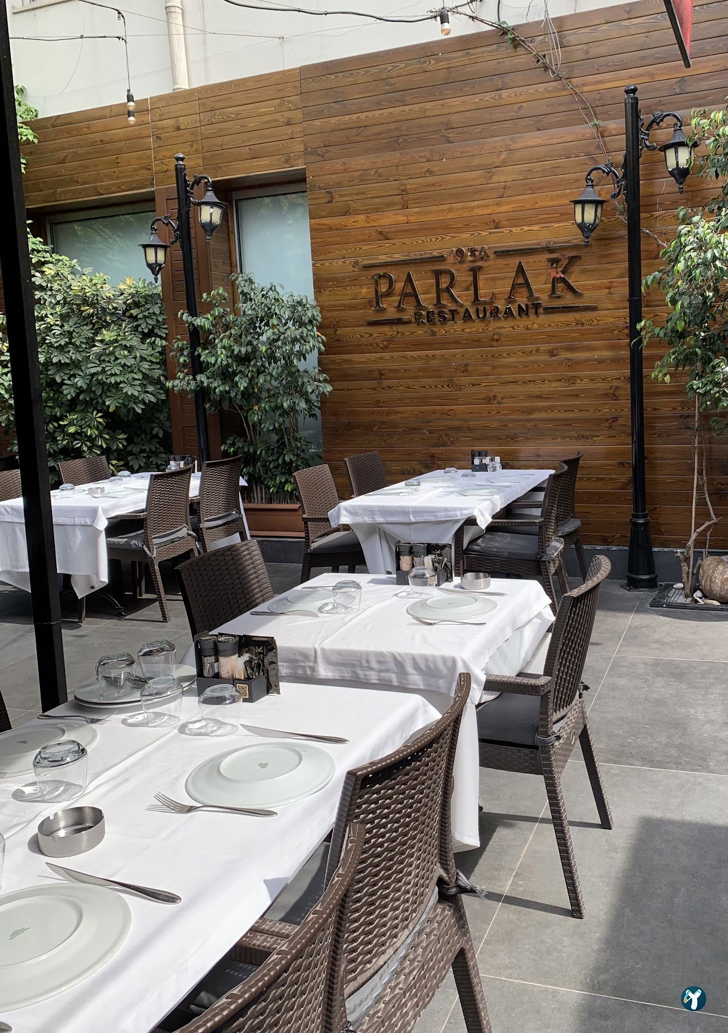 Parlak Restaurant