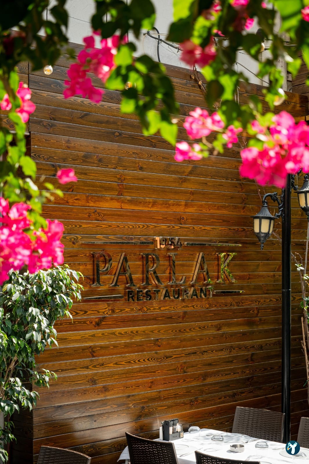 Parlak Restaurant