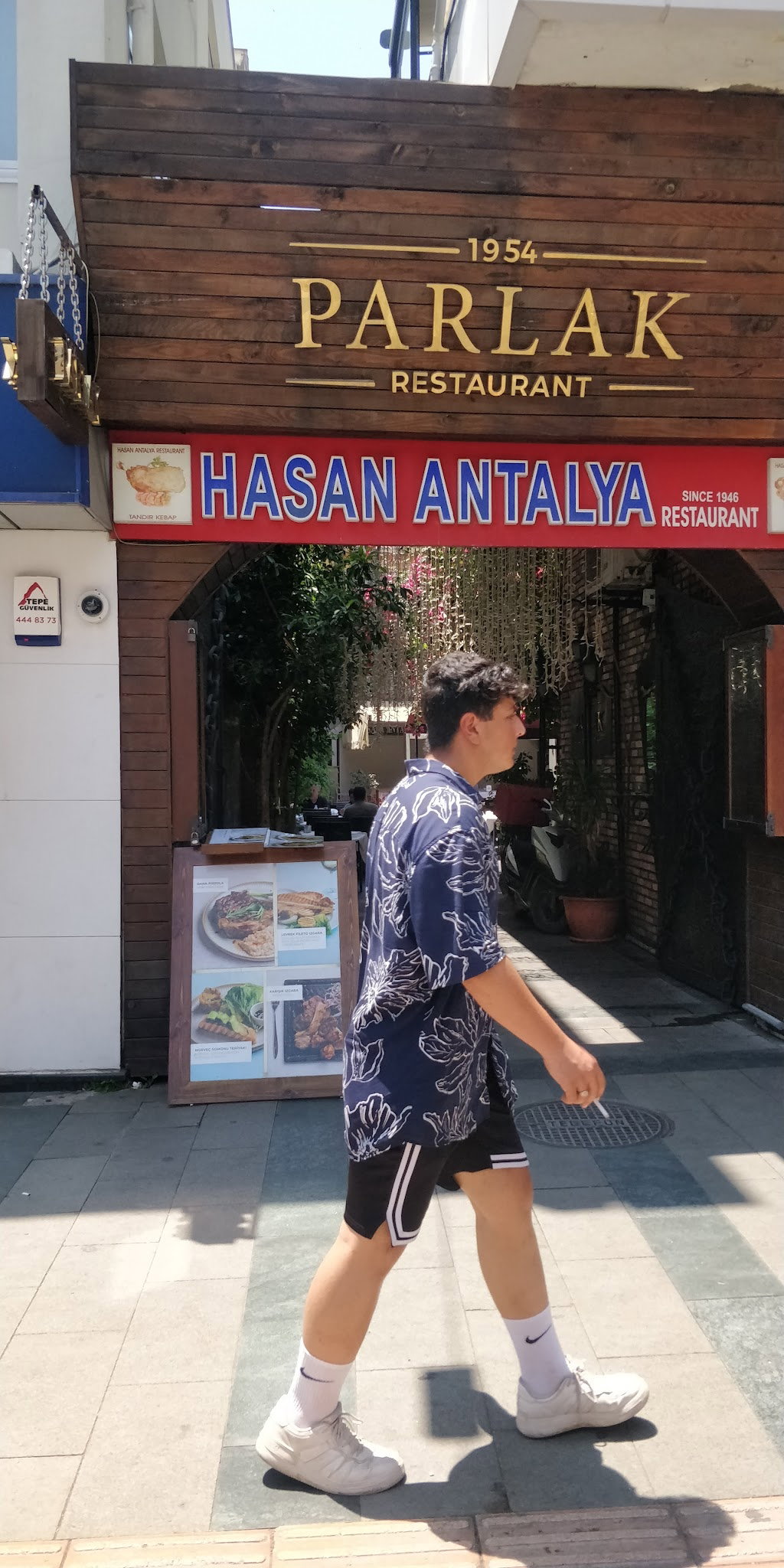Parlak Restaurant