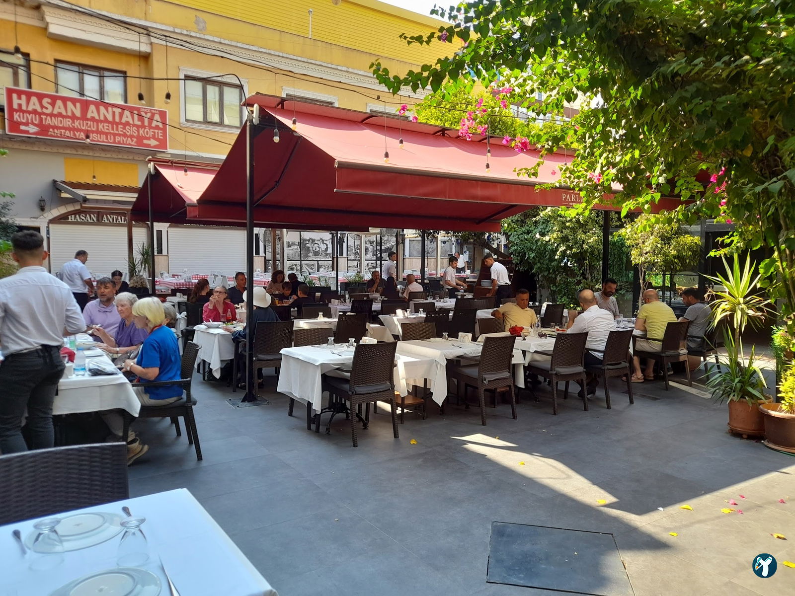 Parlak Restaurant