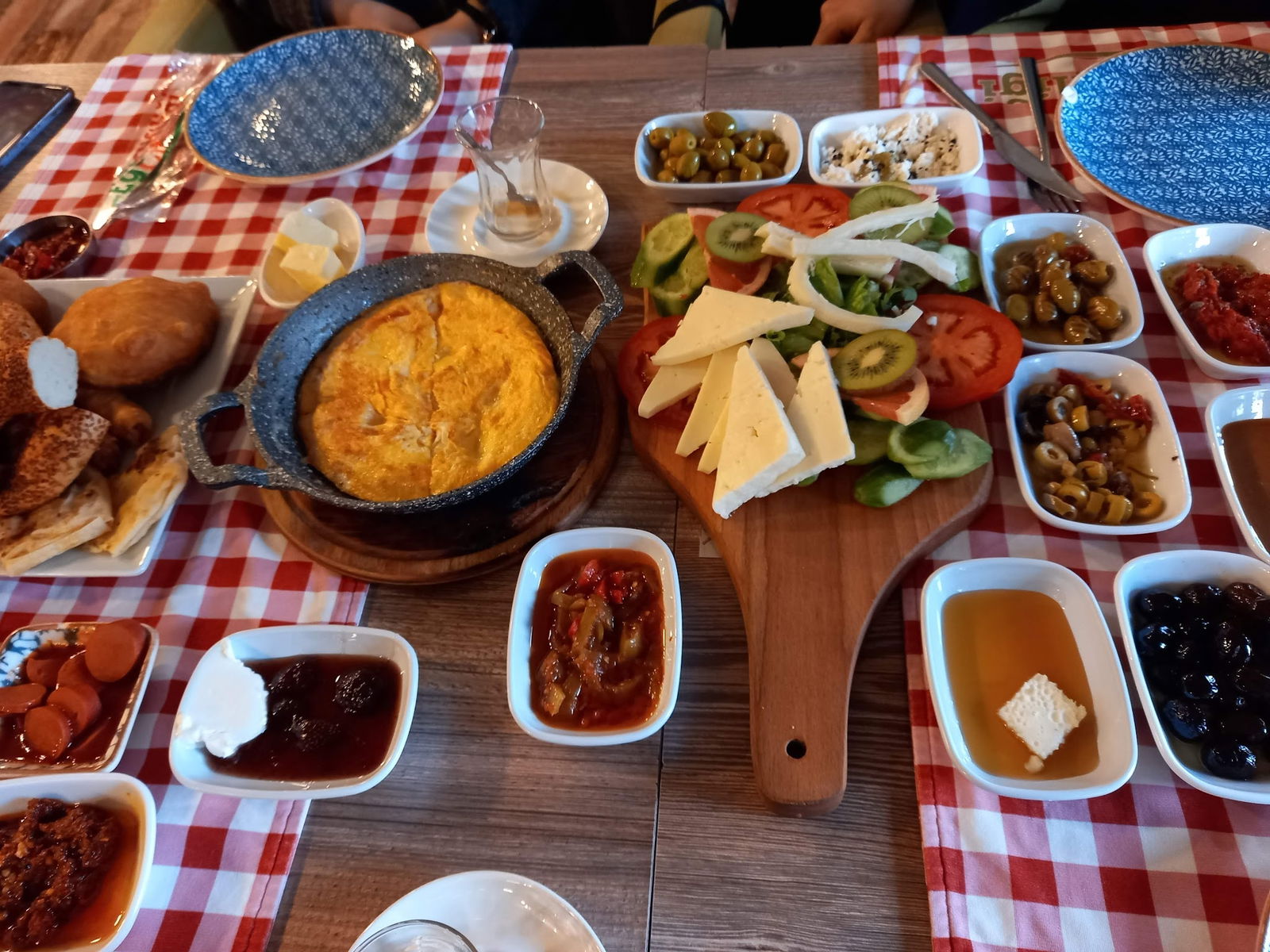 Ege Çiftliği Restoran & Şarküteri