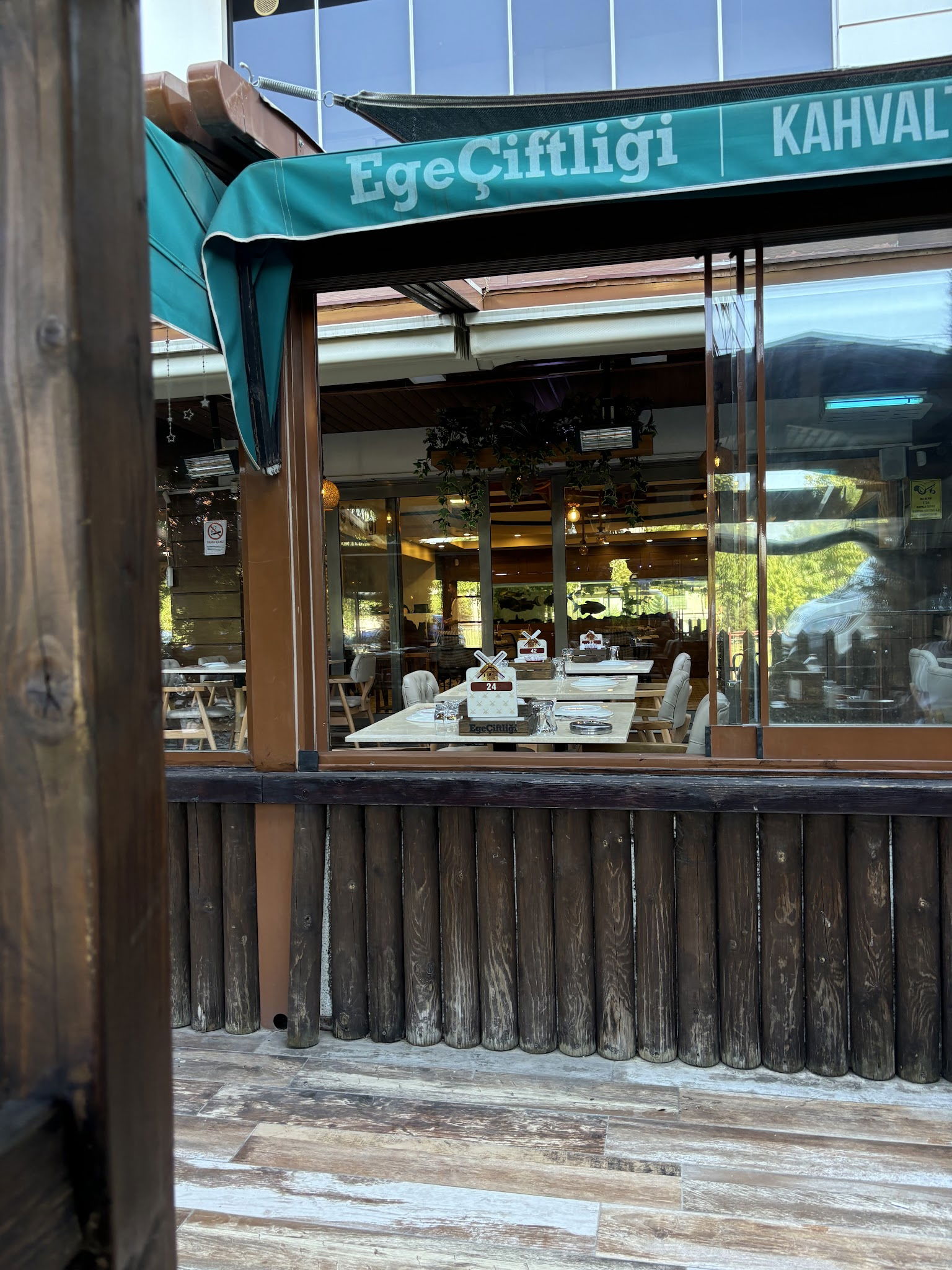 Ege Çiftliği Restoran & Şarküteri