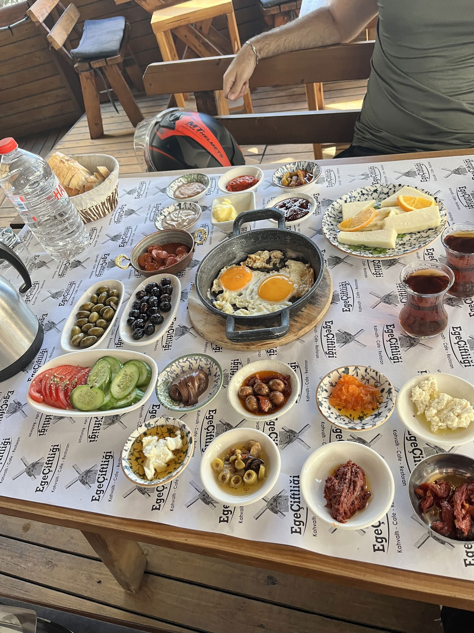 Ege Çiftliği Restoran & Şarküteri