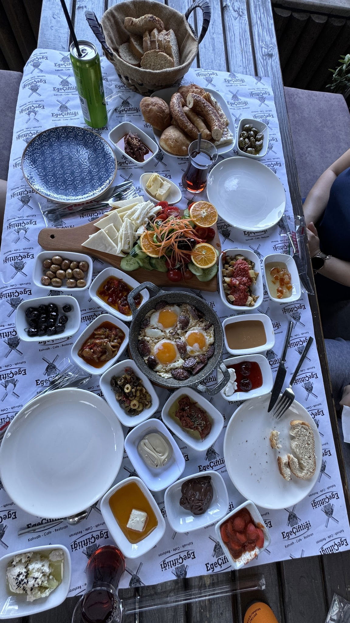 Ege Çiftliği Restoran & Şarküteri