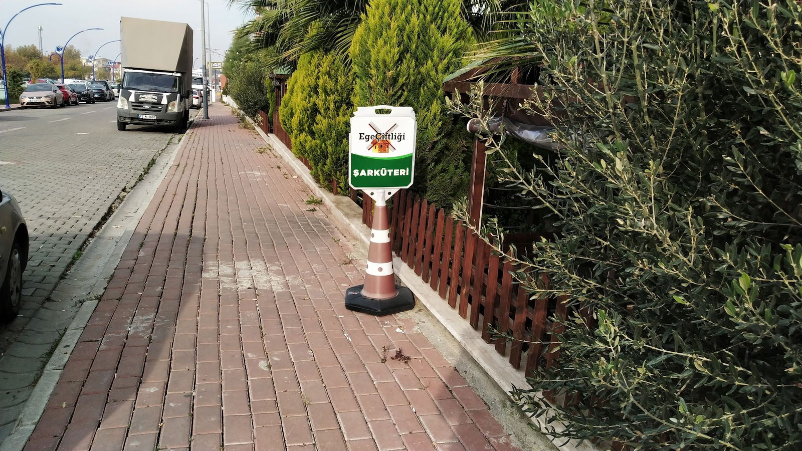 Ege Çiftliği Restoran & Şarküteri