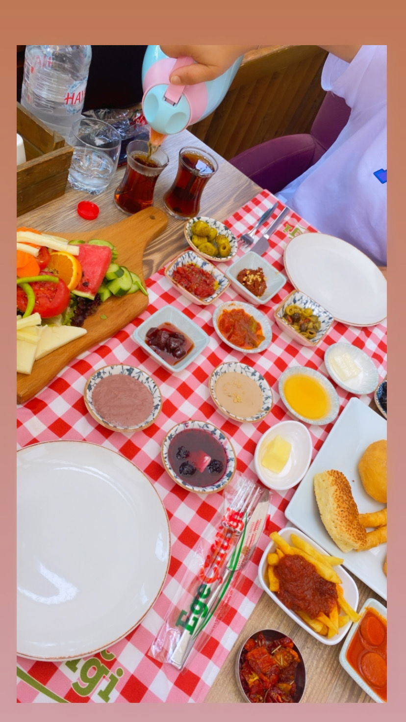 Ege Çiftliği Restoran & Şarküteri