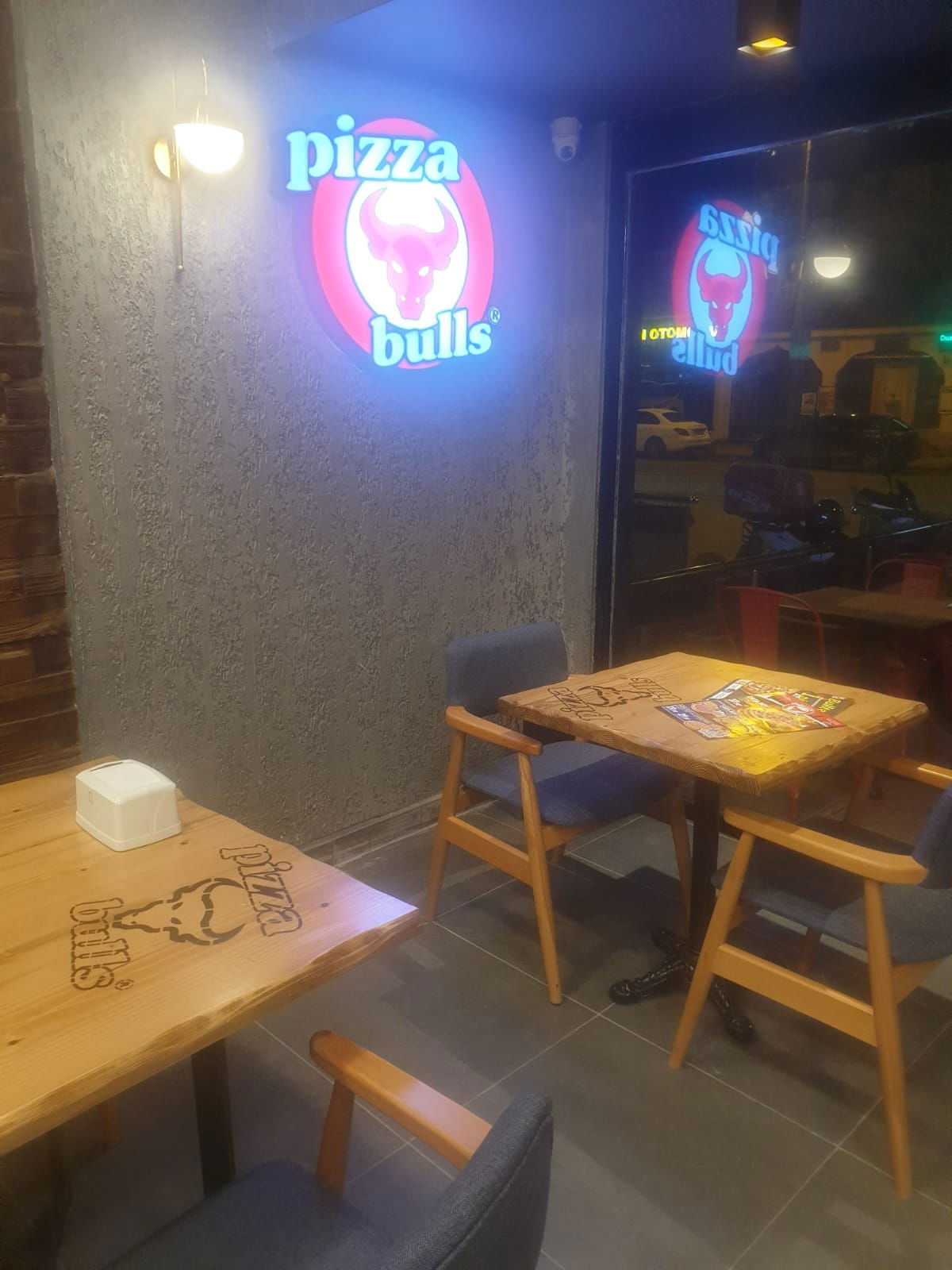 Pizzabulls Göztepe - Kadiköy