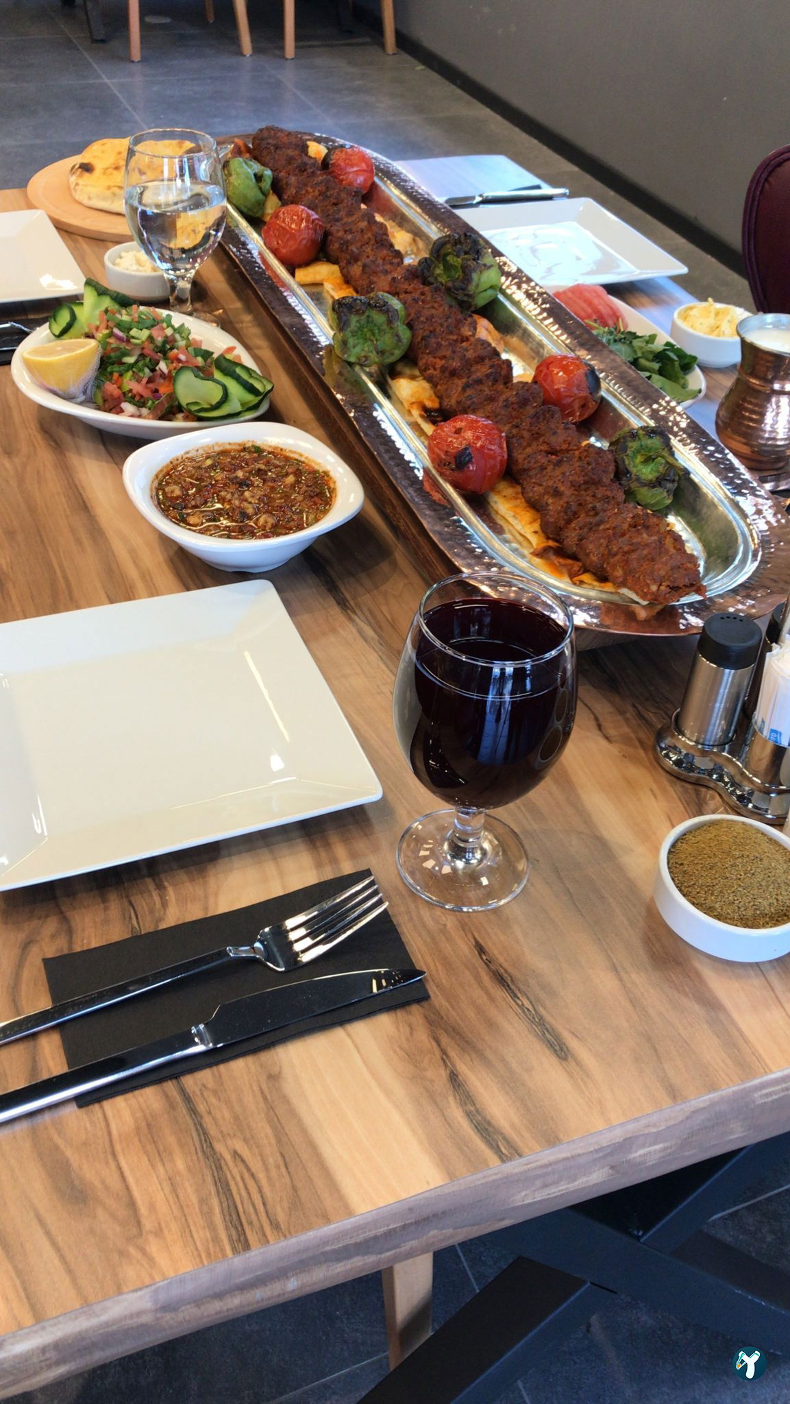 Bordo Kebap Evi