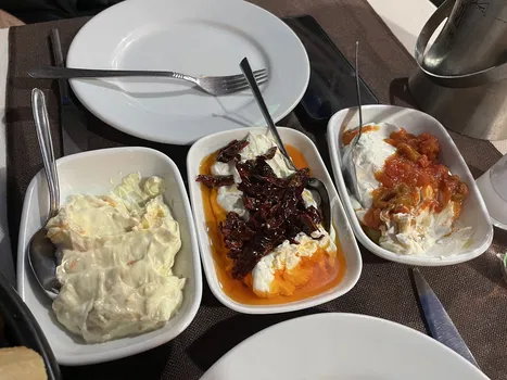 Merakli Restaurant resimleri