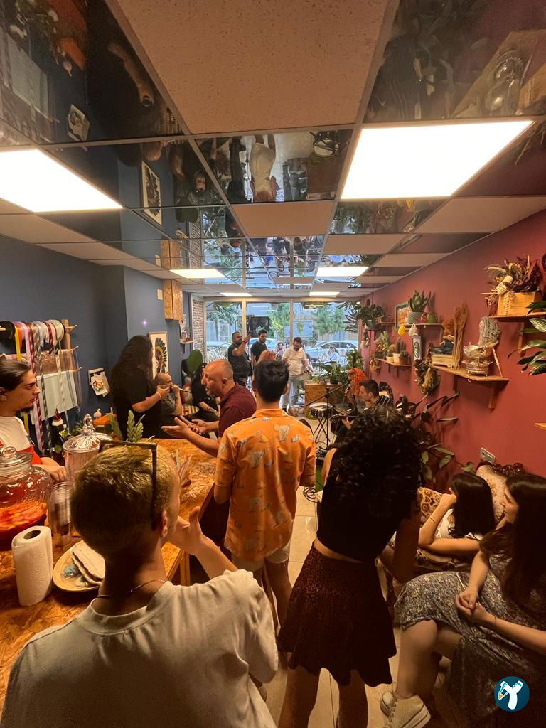 Curly’S Flower And Cafe