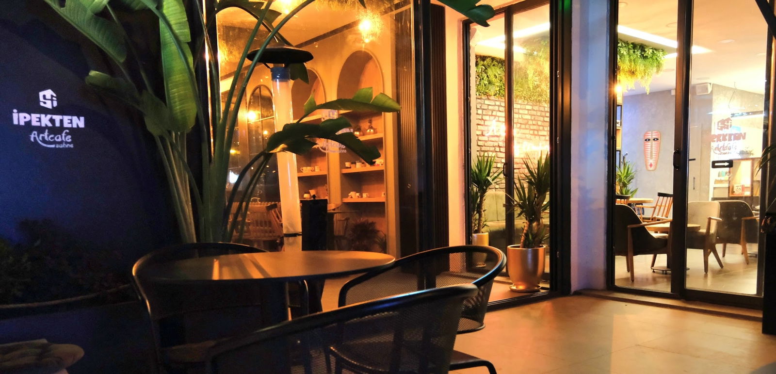 İpekten Art Cafe Sahne