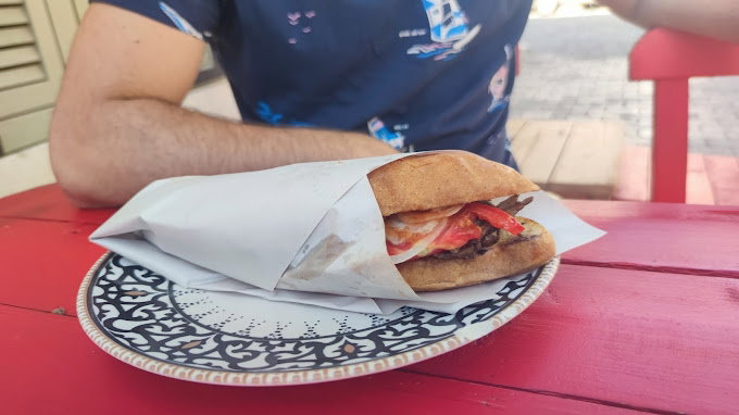 Narçiçeği Döner