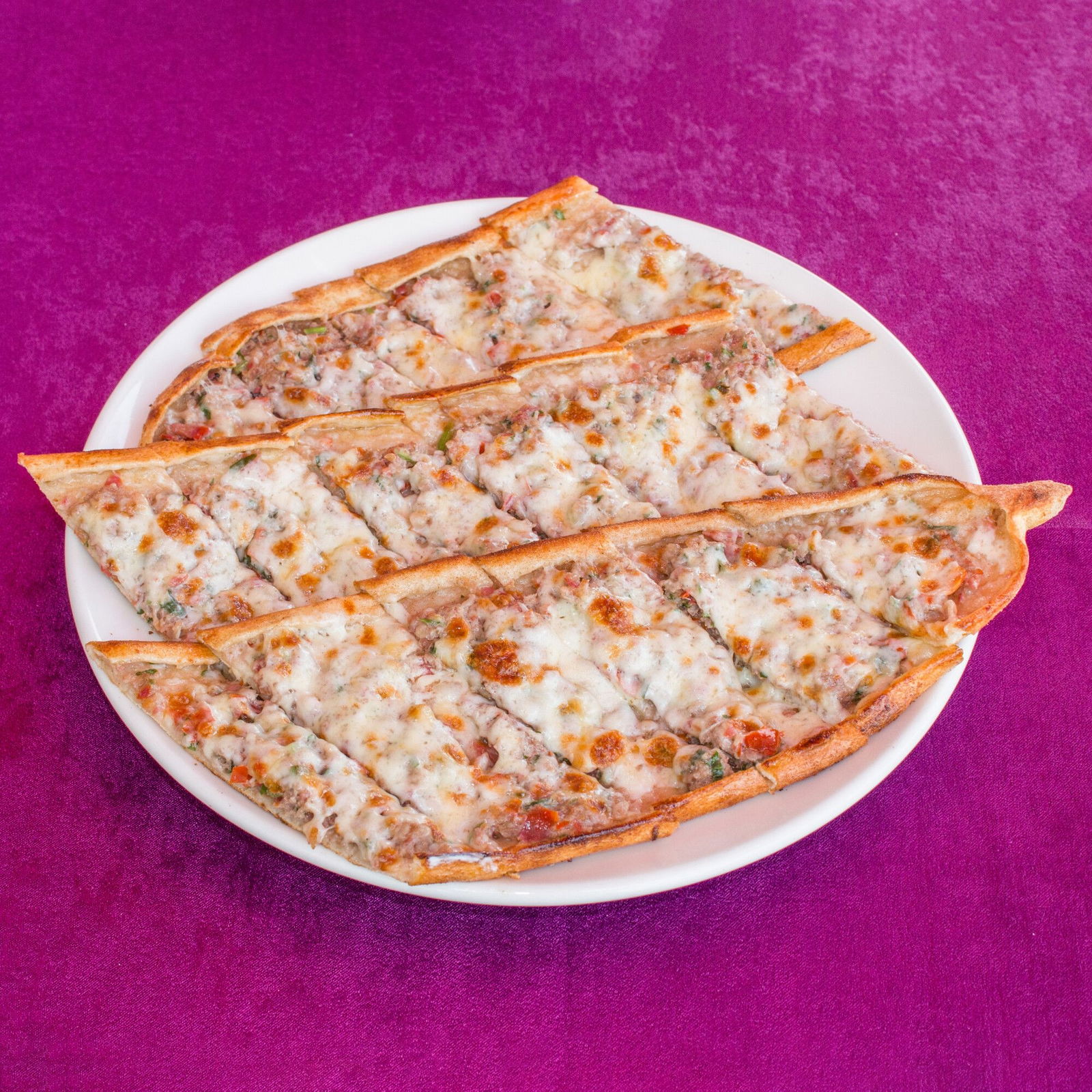 Kıymalı Kaşarlı Pide
