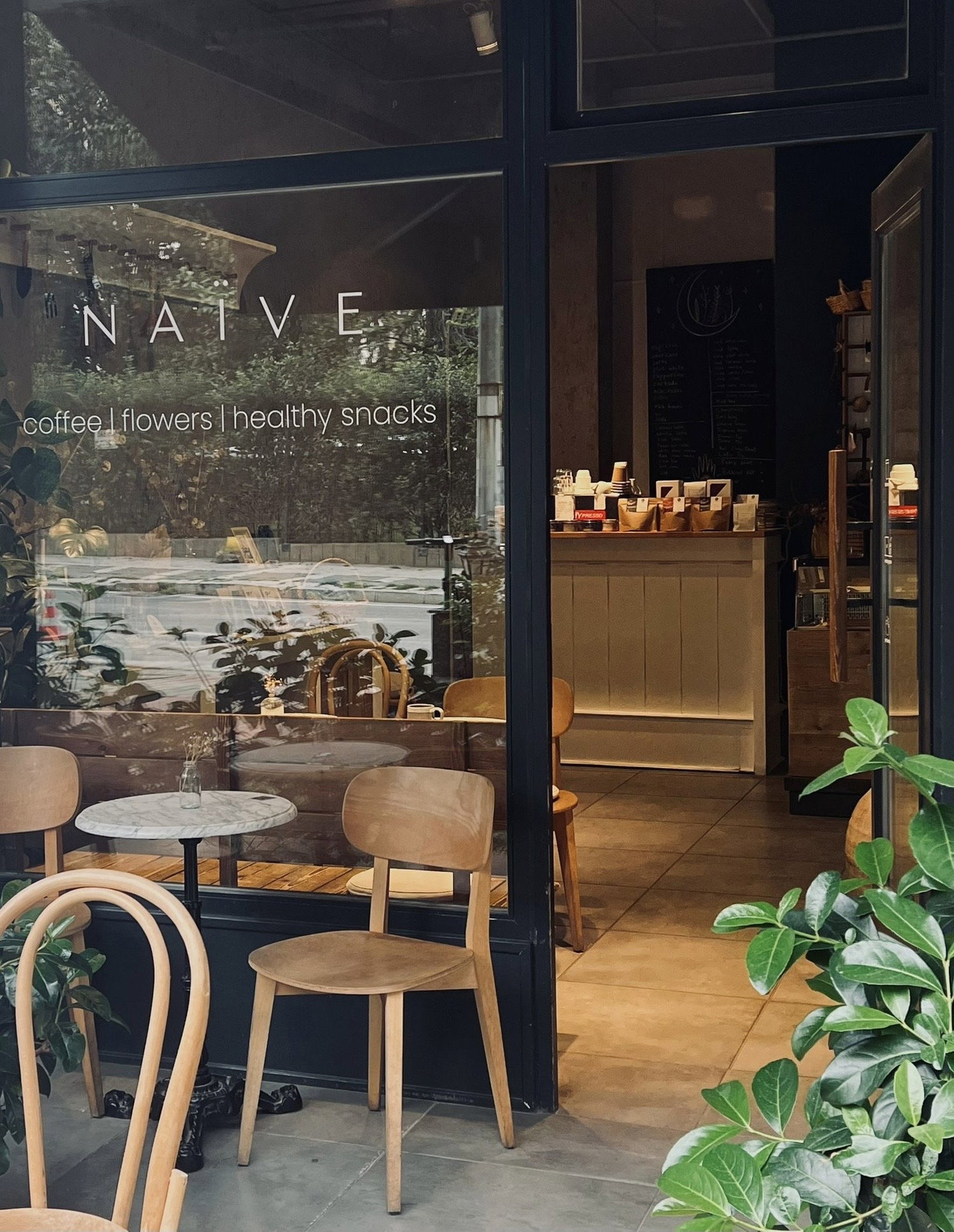 Naïve