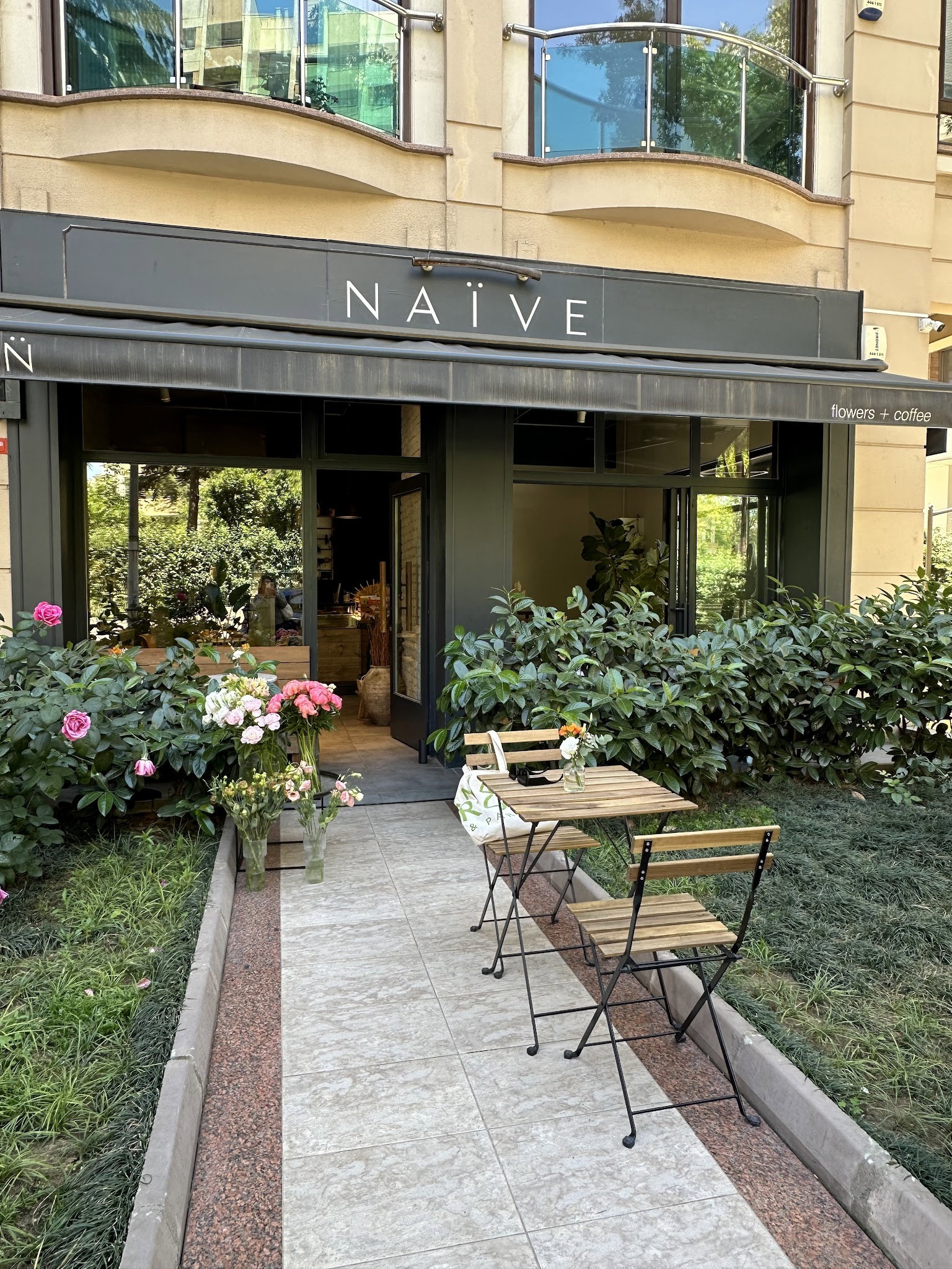 Naïve