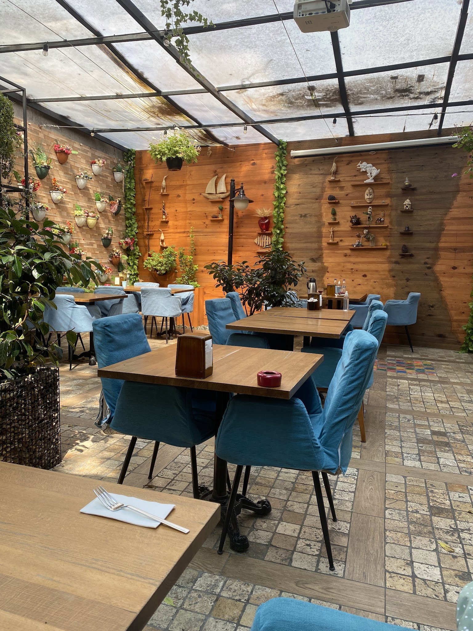 Orange Cafe Lounge & Restaurant