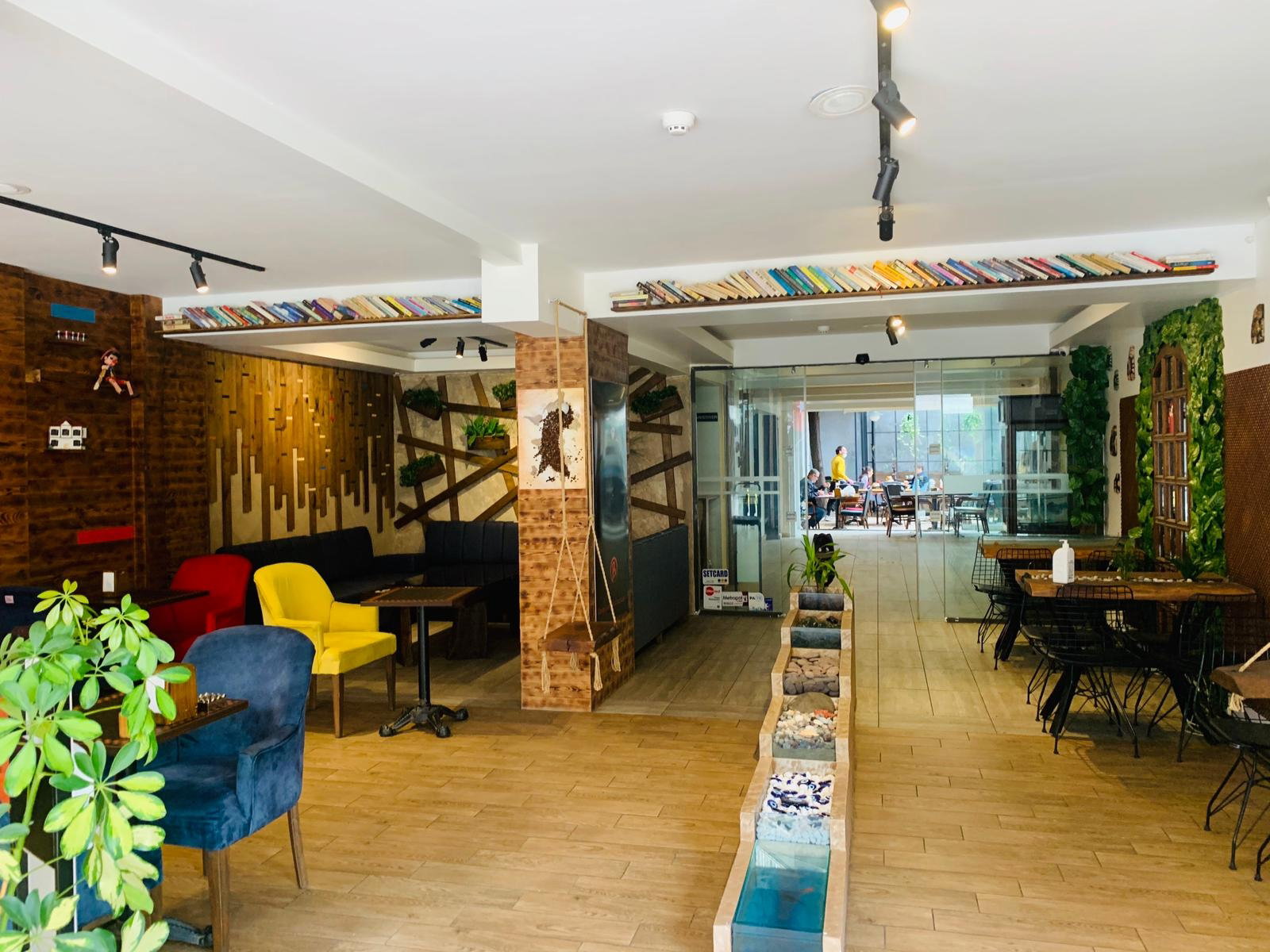 Orange Cafe Lounge & Restaurant