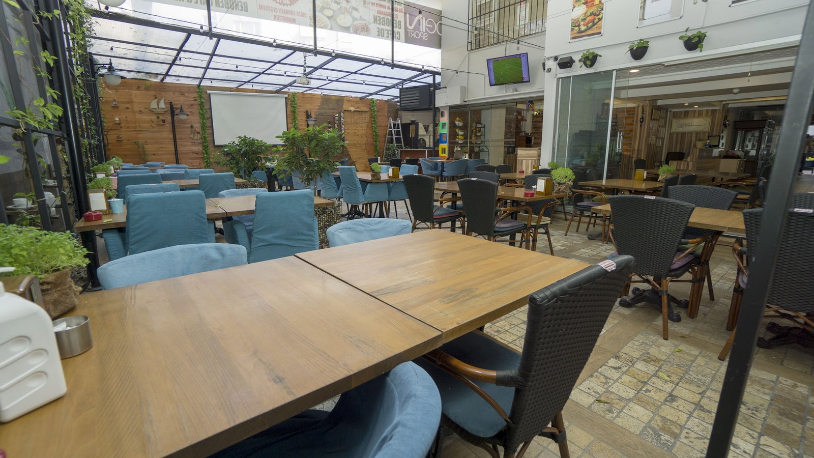 Orange Cafe Lounge & Restaurant