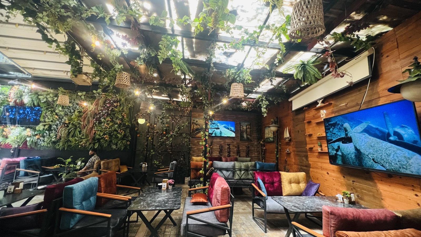 Orange Cafe Lounge & Restaurant