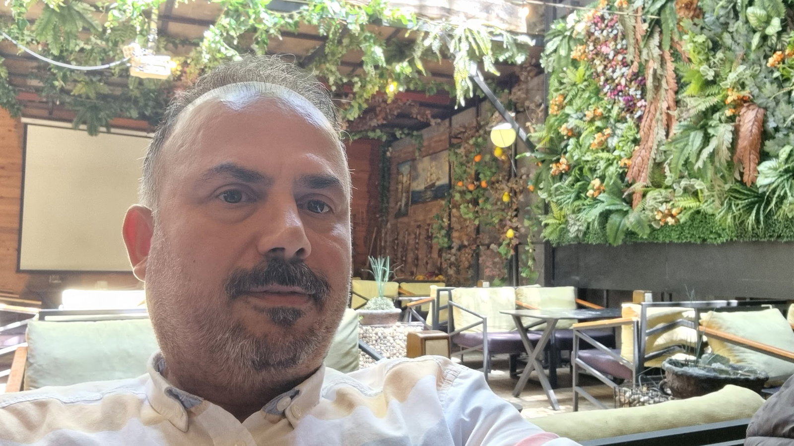 Orange Cafe Lounge & Restaurant