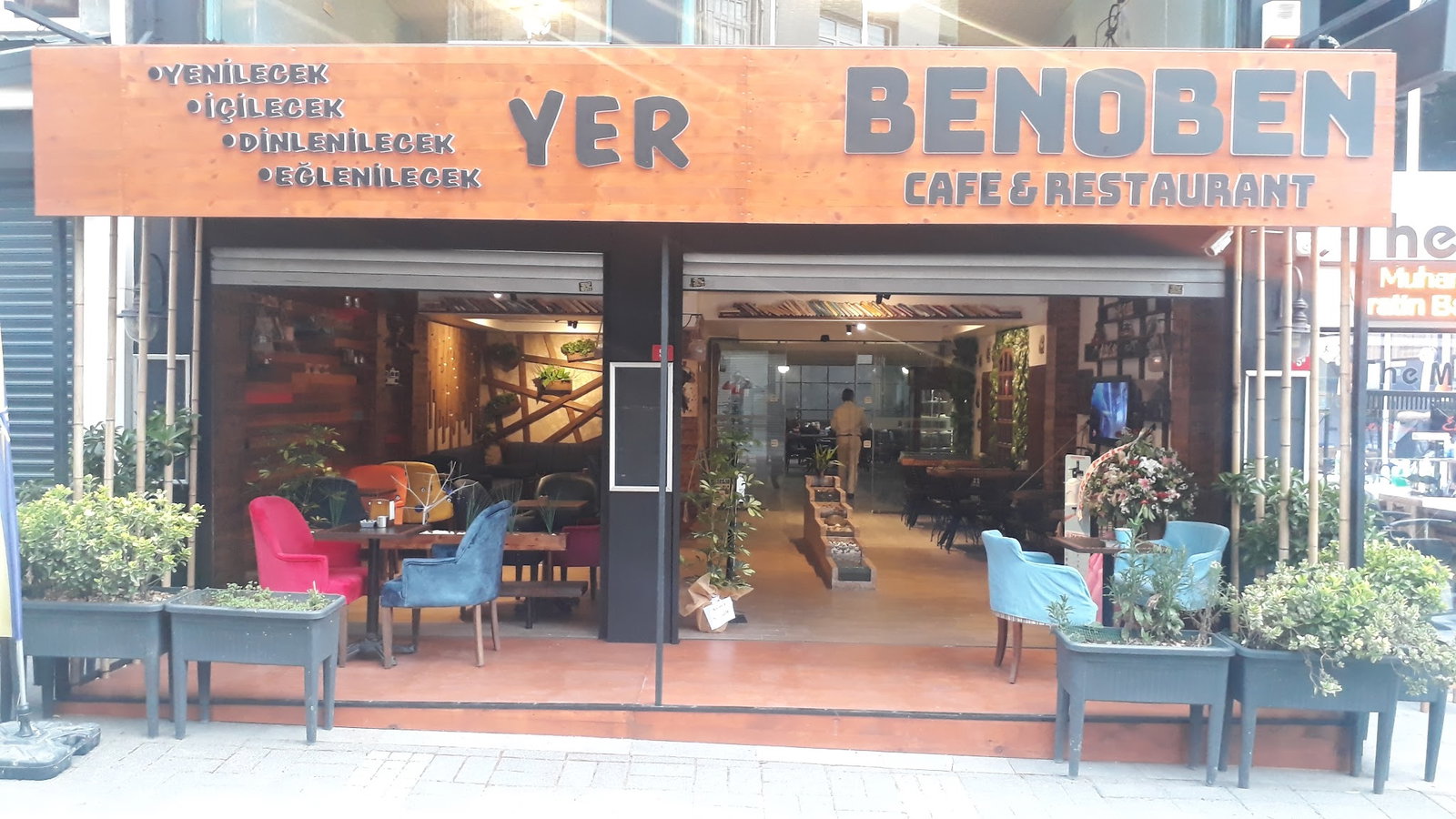 Orange Cafe Lounge & Restaurant