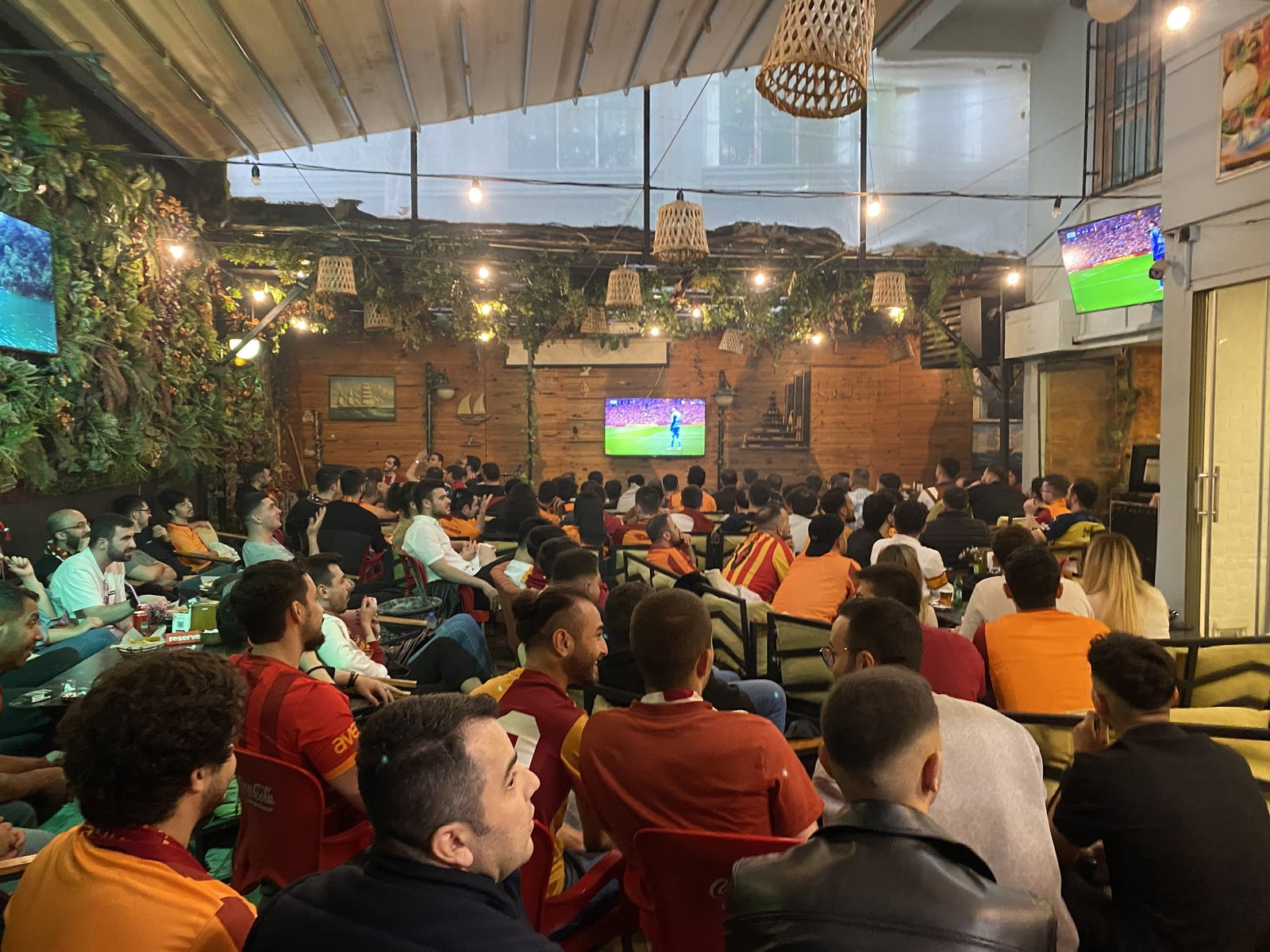 Orange Cafe Lounge & Restaurant