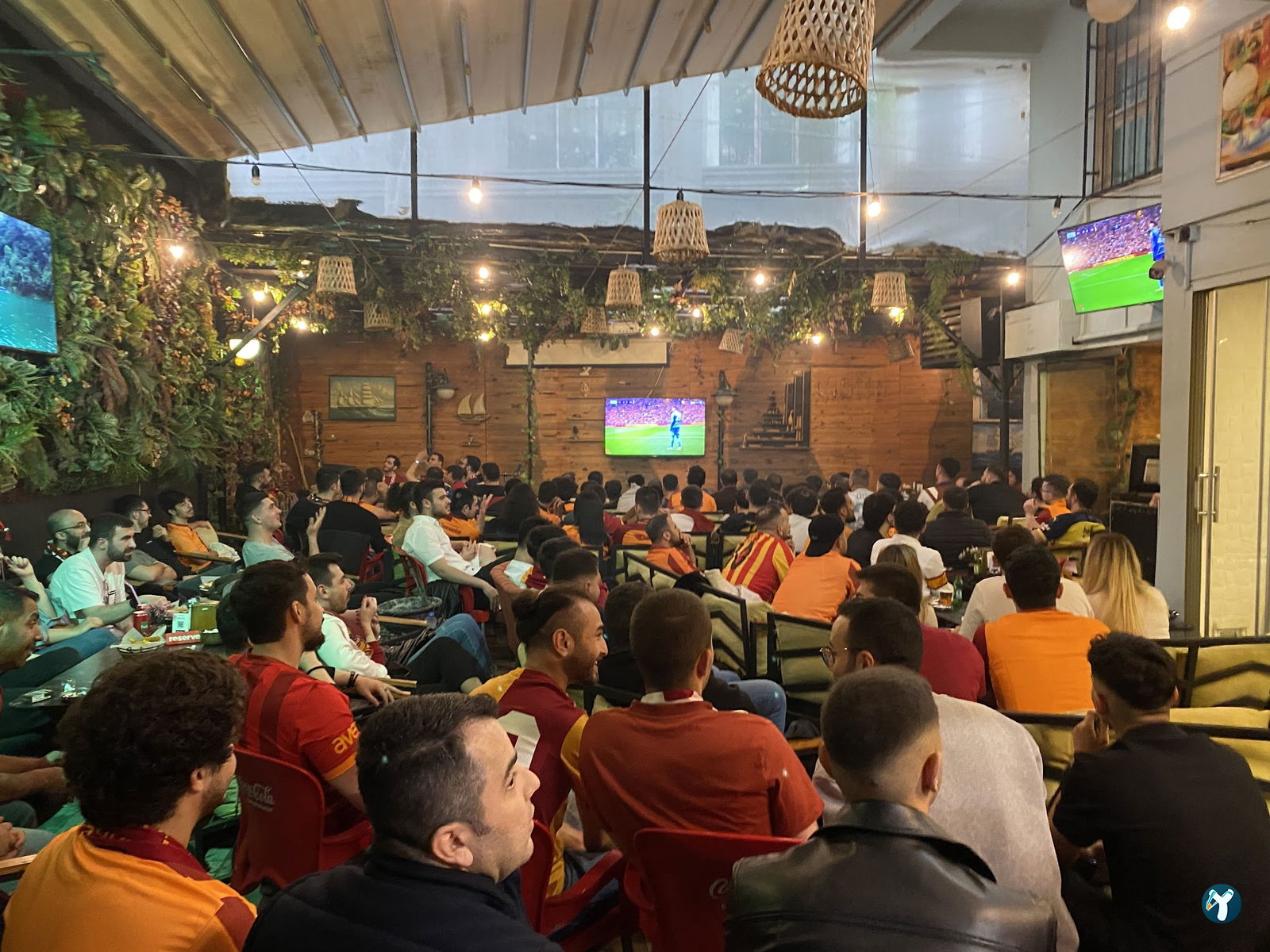 Orange Cafe Lounge & Restaurant