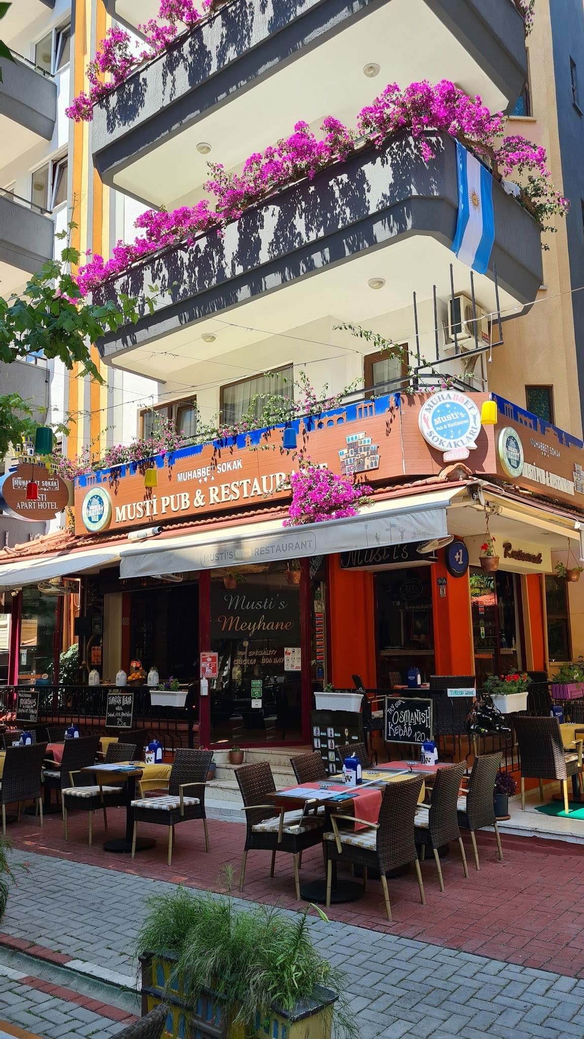 Moods Restaurant & Bar