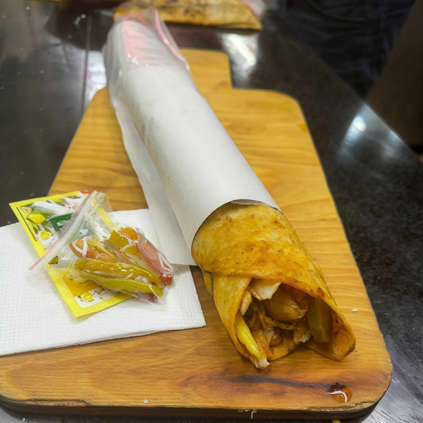 Yasemin Sriracha Acılı Mega Tavuk Döner