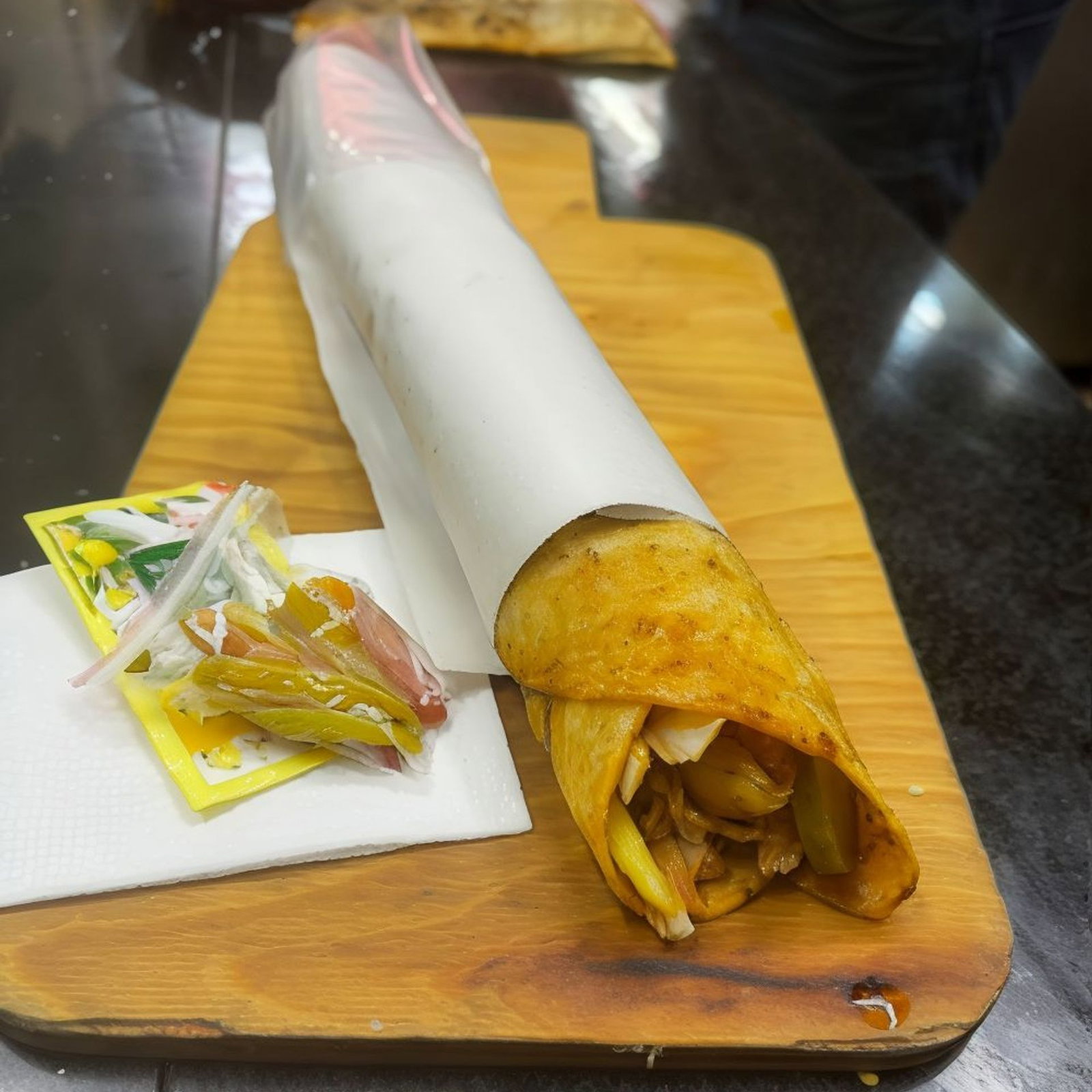Yasemin Mega Antakya Usulü Tavuk Döner Dürüm