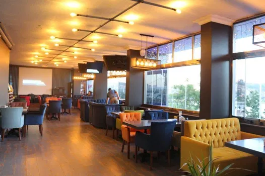Kara Tren Cafe resimleri