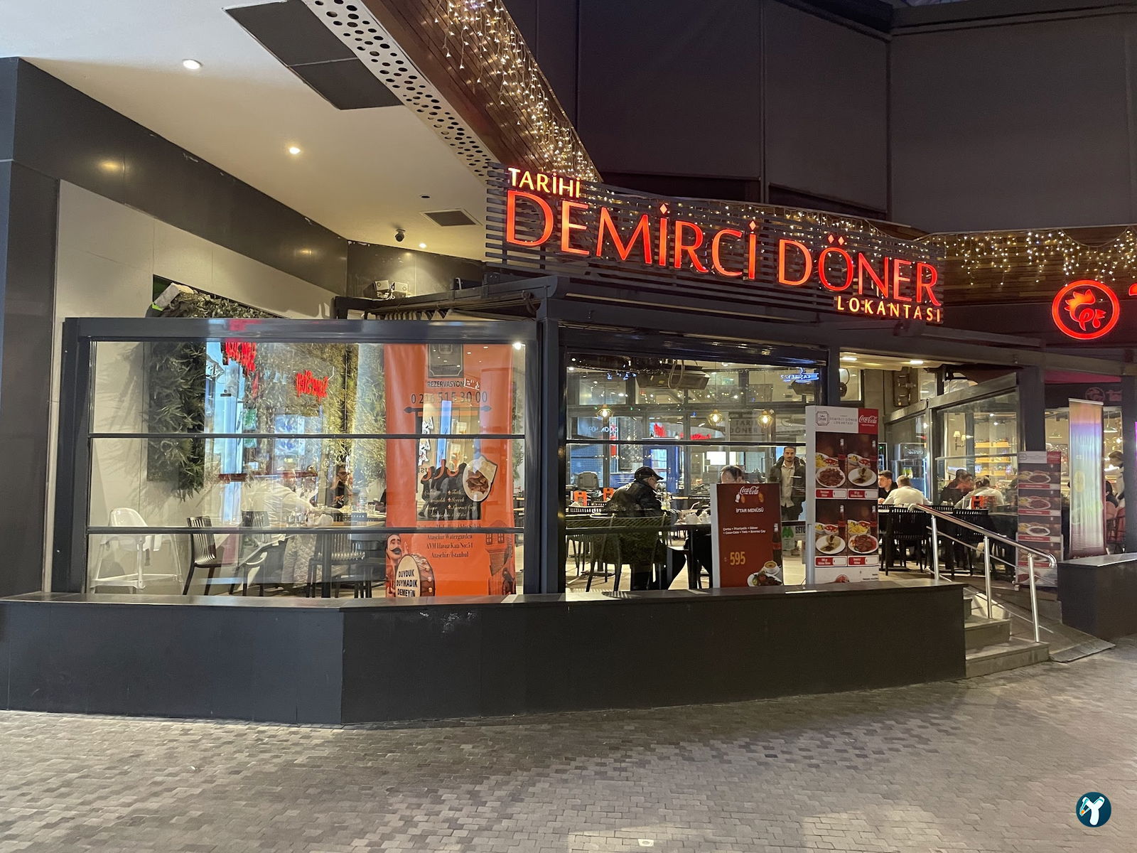 Tarihi Demirci Döner Lokantası Ataşehir Watergarden