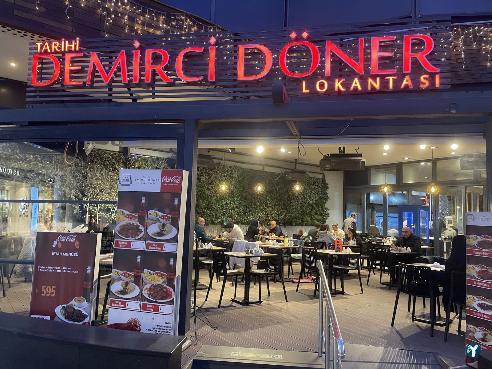 Tarihi Demirci Döner Lokantası Ataşehir Watergarden