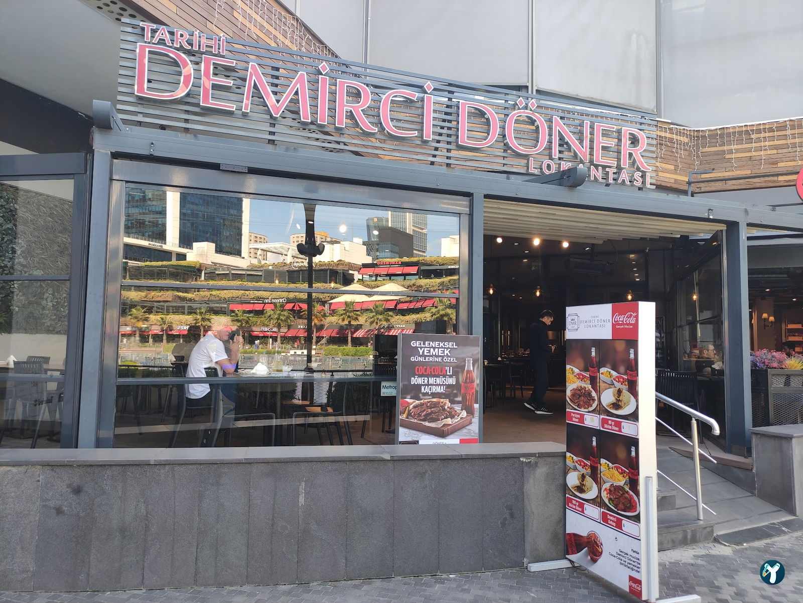 Tarihi Demirci Döner Lokantası Ataşehir Watergarden