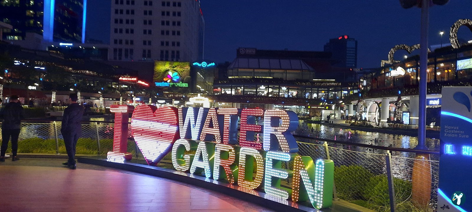 Tarihi Demirci Döner Lokantası Ataşehir Watergarden
