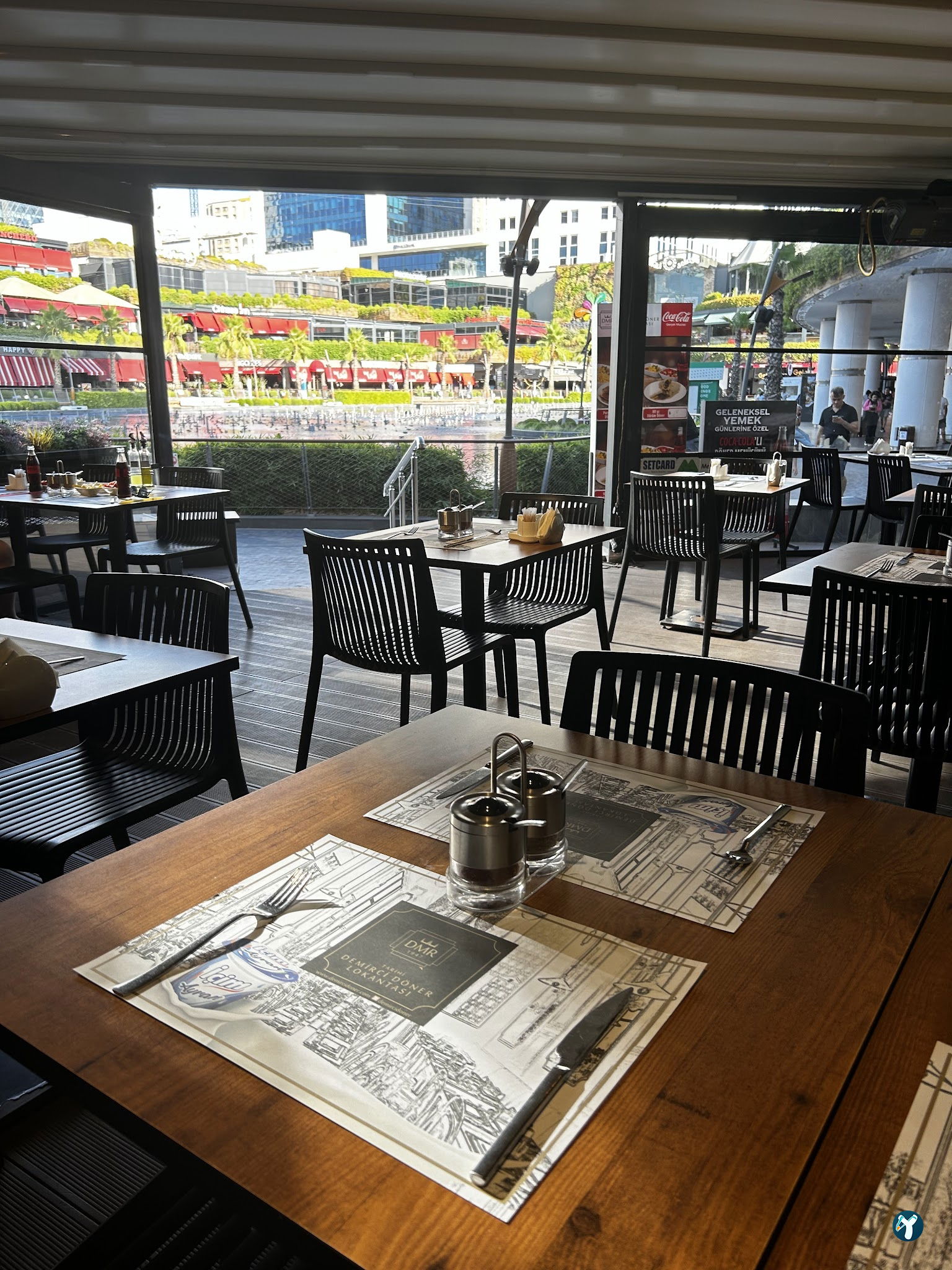 Tarihi Demirci Döner Lokantası Ataşehir Watergarden